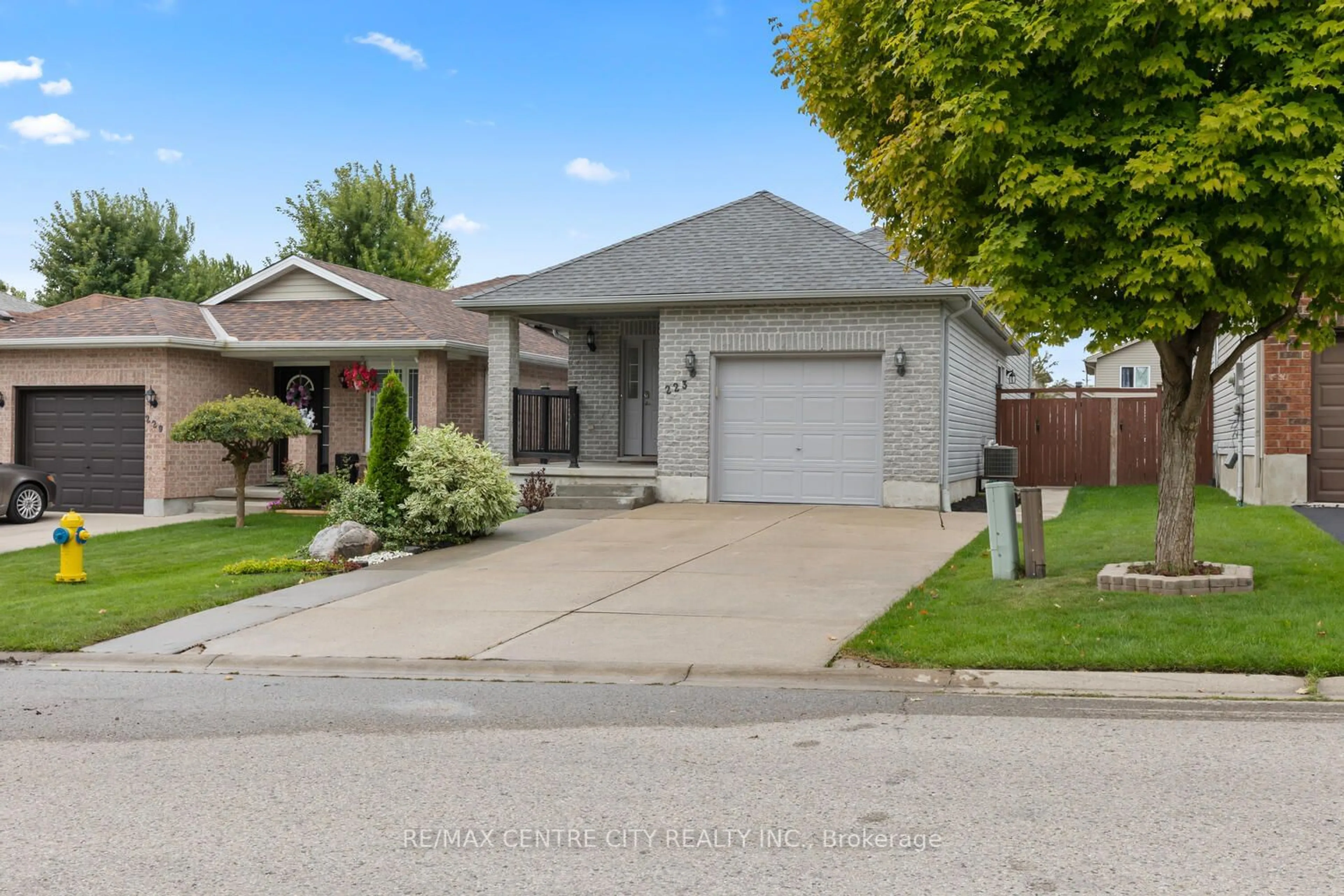 Frontside or backside of a home, the street view for 223 Crimson Cres, London Ontario N5W 6G1