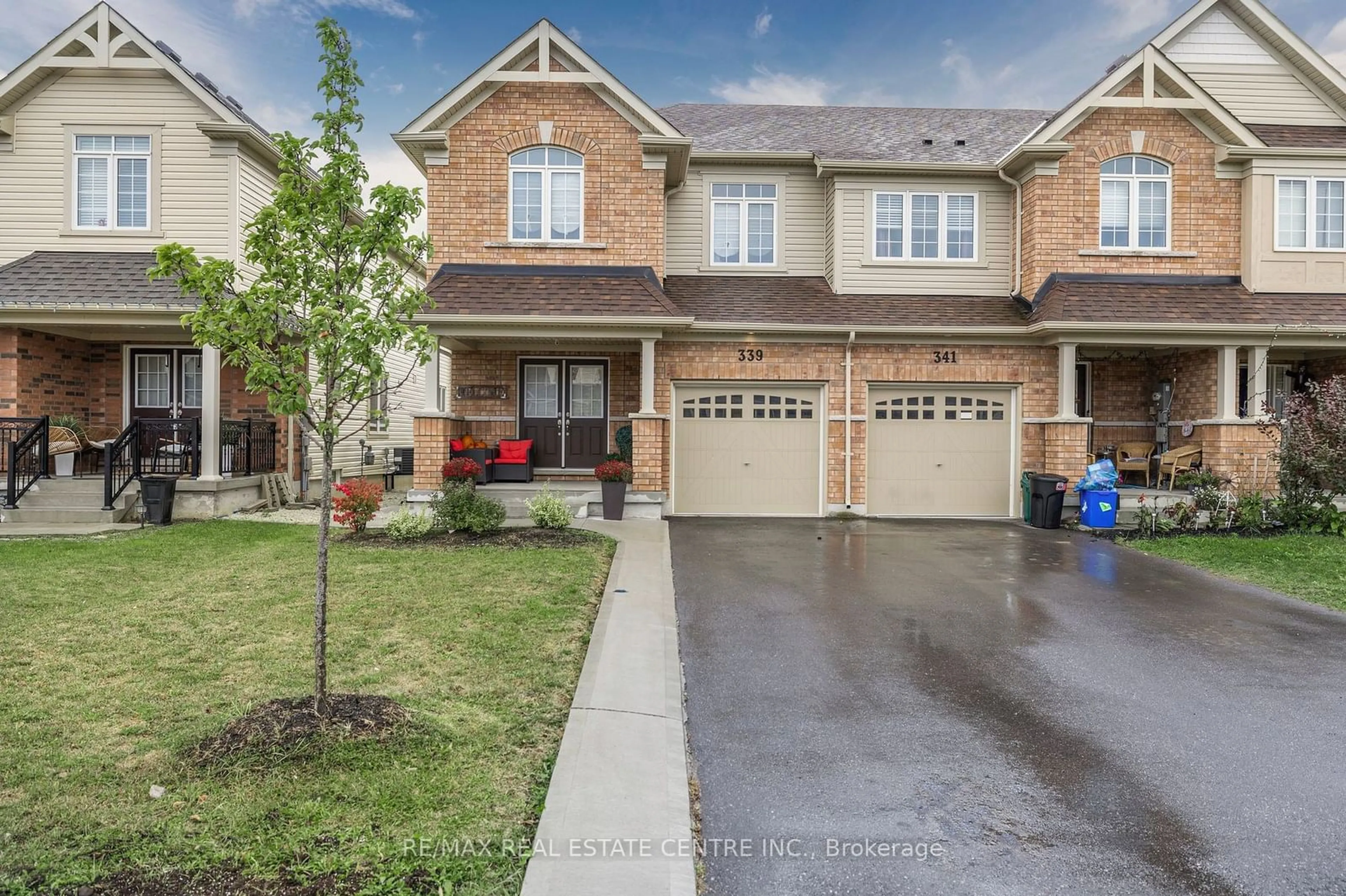 A pic from exterior of the house or condo, the street view for 339 Stewart St, Shelburne Ontario L9V 3X1