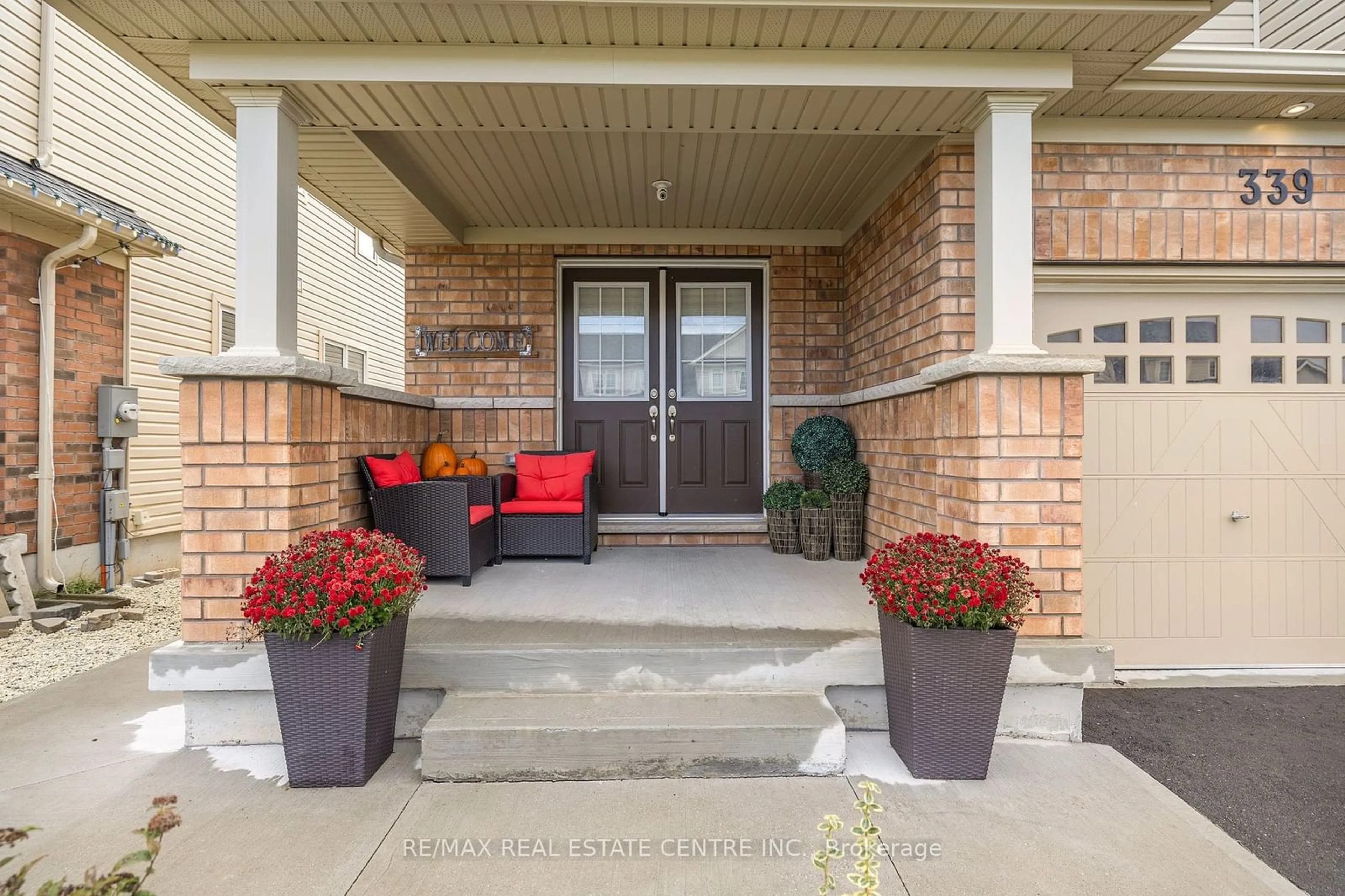 Indoor entryway, cement floor for 339 Stewart St, Shelburne Ontario L9V 3X1