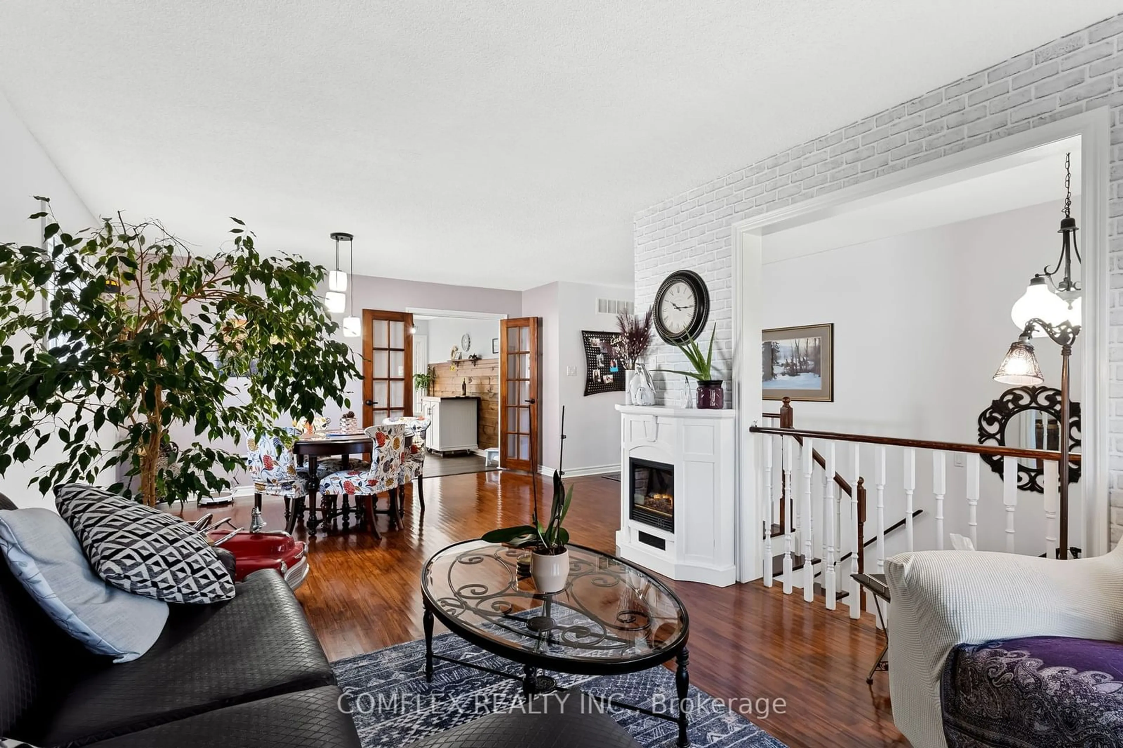 Living room, wood floors for 676 Ewing St, Cobourg Ontario K9A 5N7