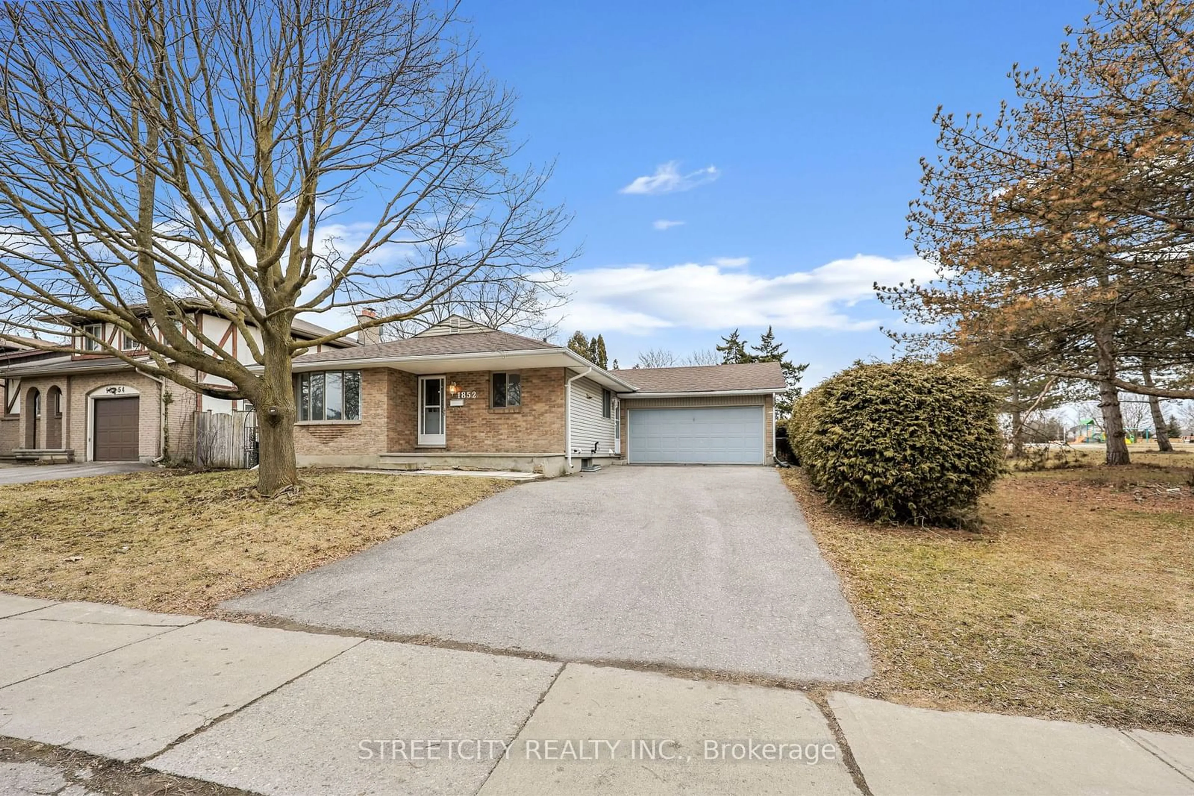 Frontside or backside of a home, the street view for 1852 Aldersbrook Rd, London Ontario N6G 3N4