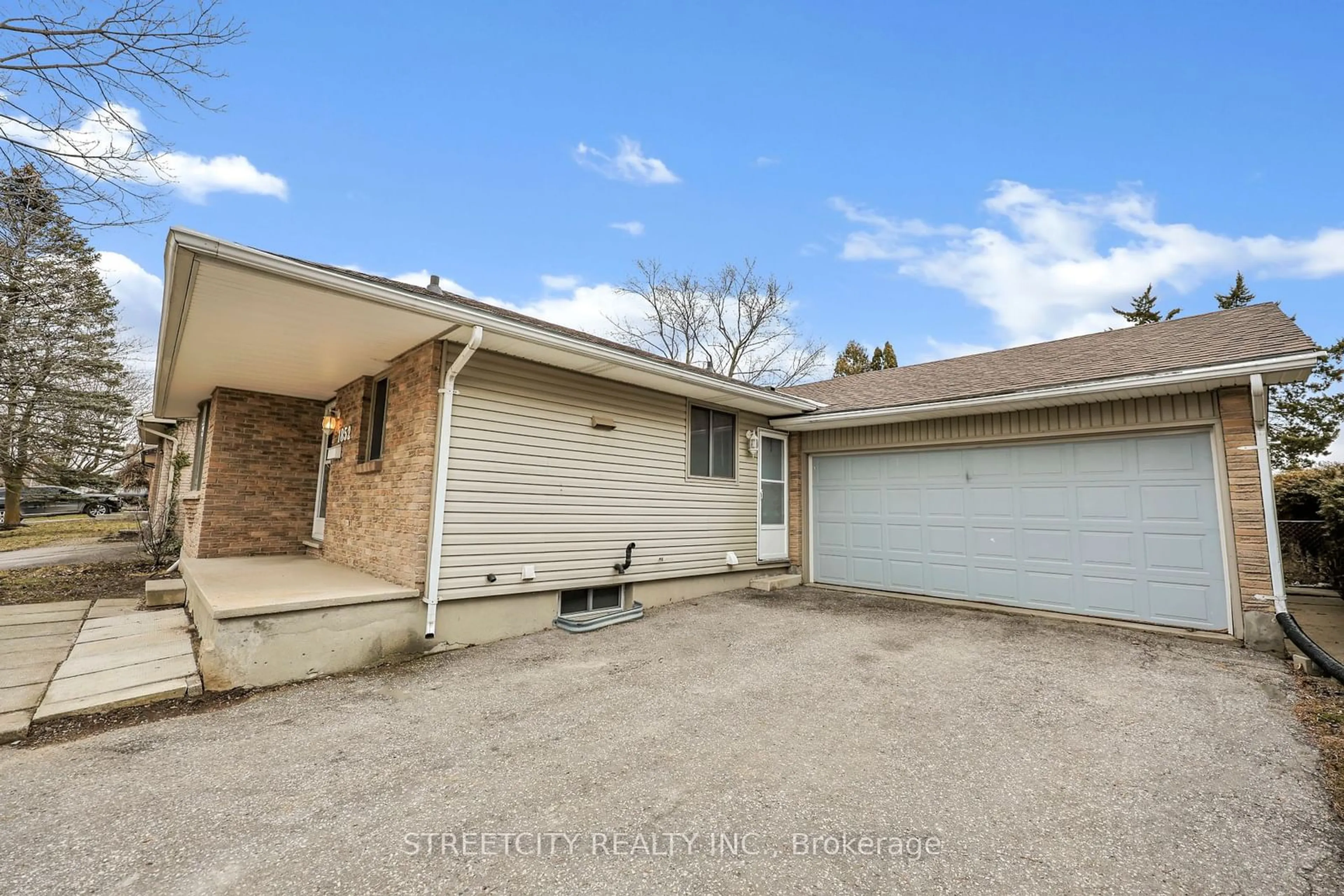 Frontside or backside of a home, the street view for 1852 Aldersbrook Rd, London Ontario N6G 3N4