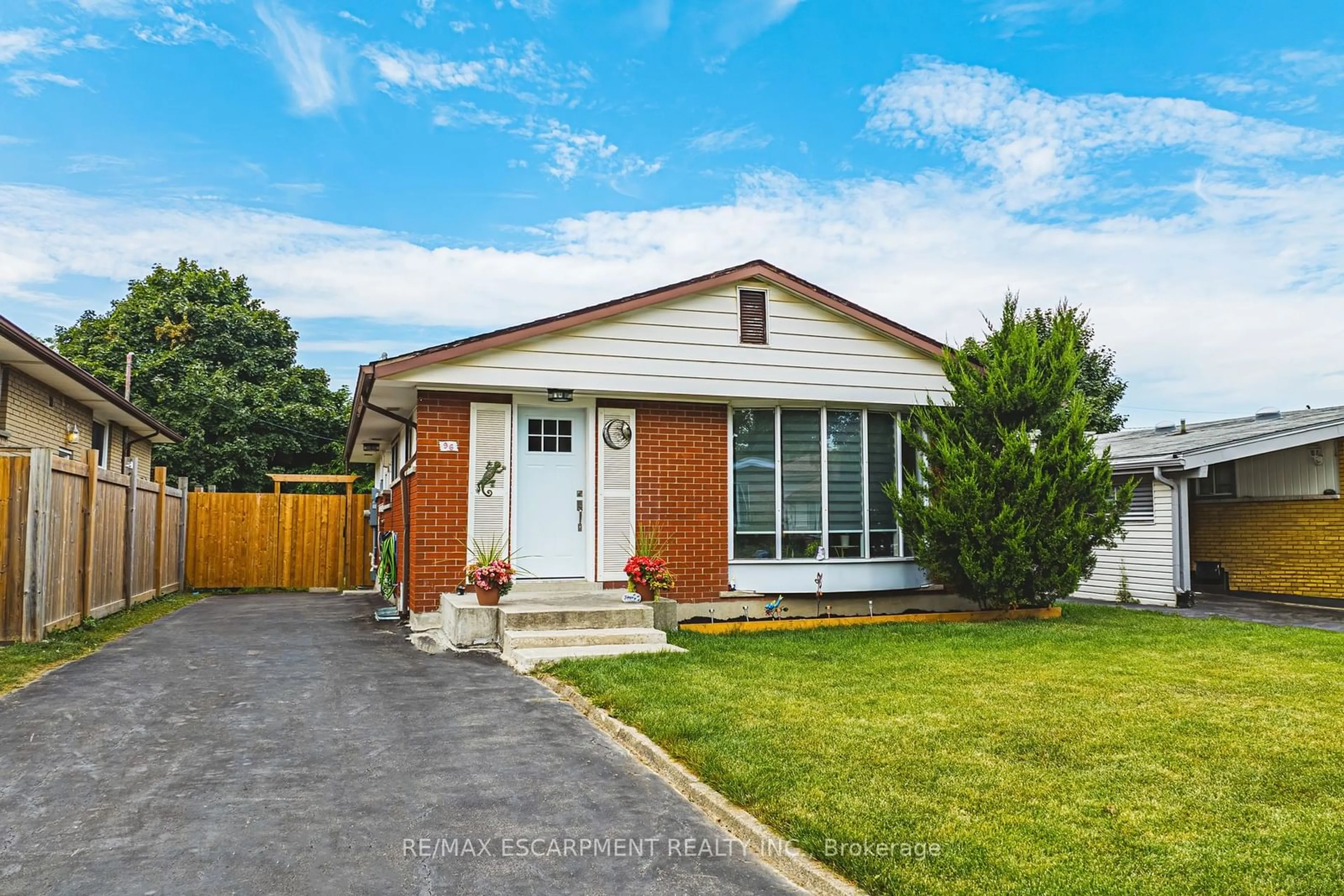 Frontside or backside of a home, cottage for 96 CARDINAL Dr, Hamilton Ontario L9A 4H7