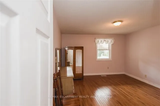 Additional property image - 13 New Mountain Rd