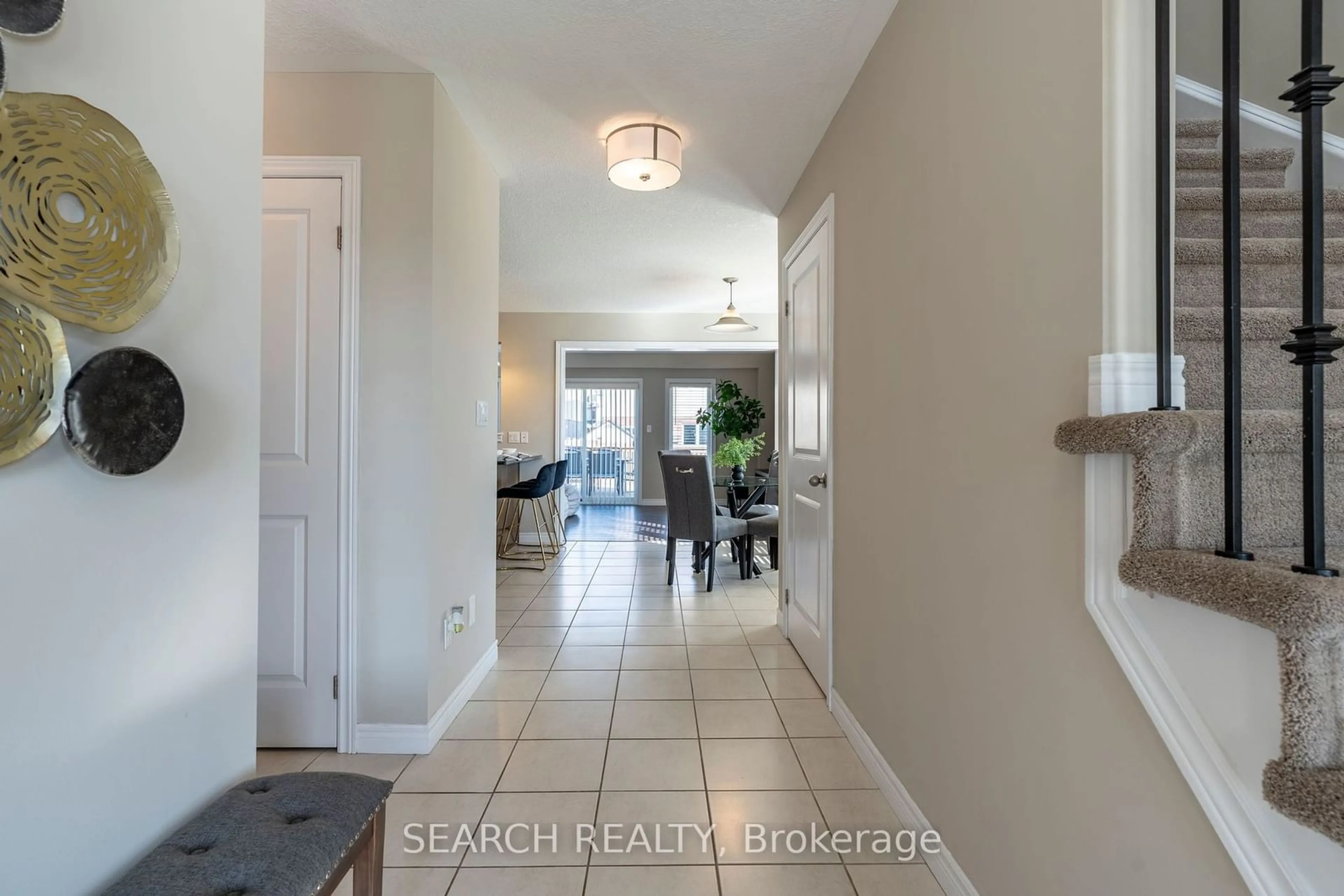 Indoor entryway, wood floors for 1389 Caen Ave, Woodstock Ontario N4T 0J3