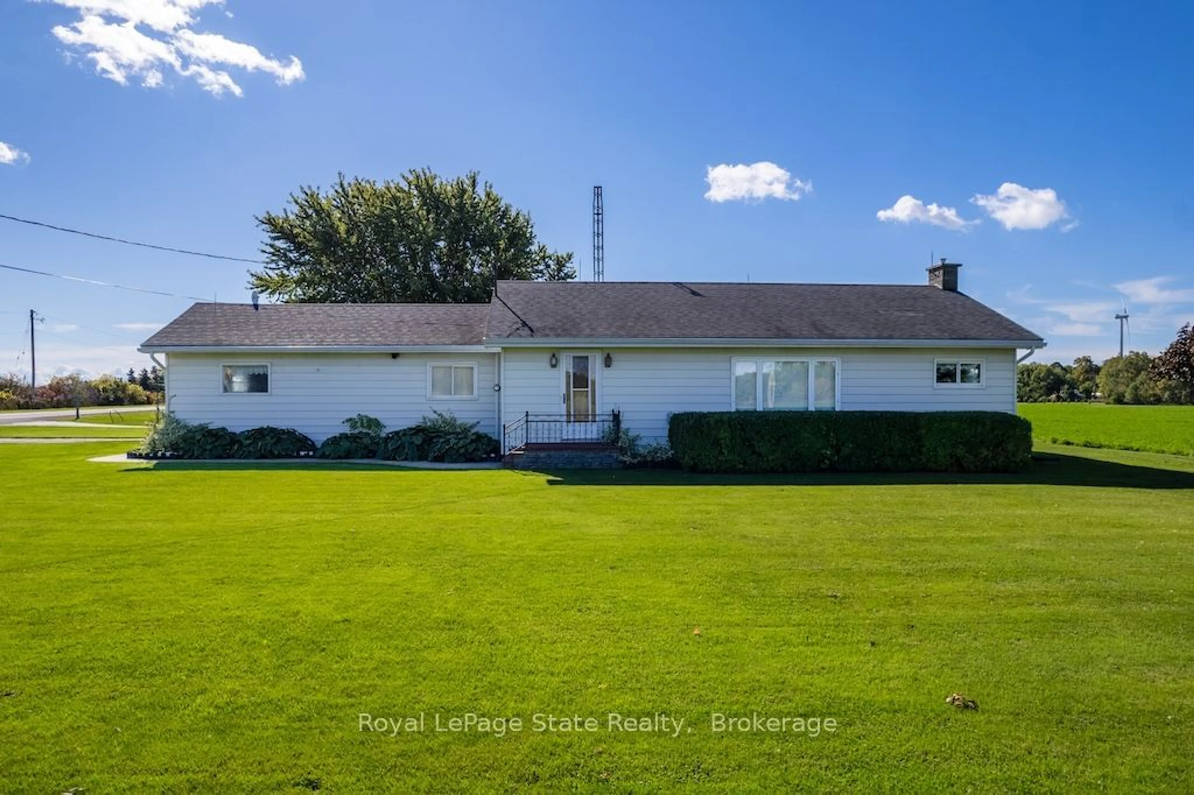 Frontside or backside of a home, cottage for 371 Brooklin Rd, Haldimand Ontario N0A 1L0