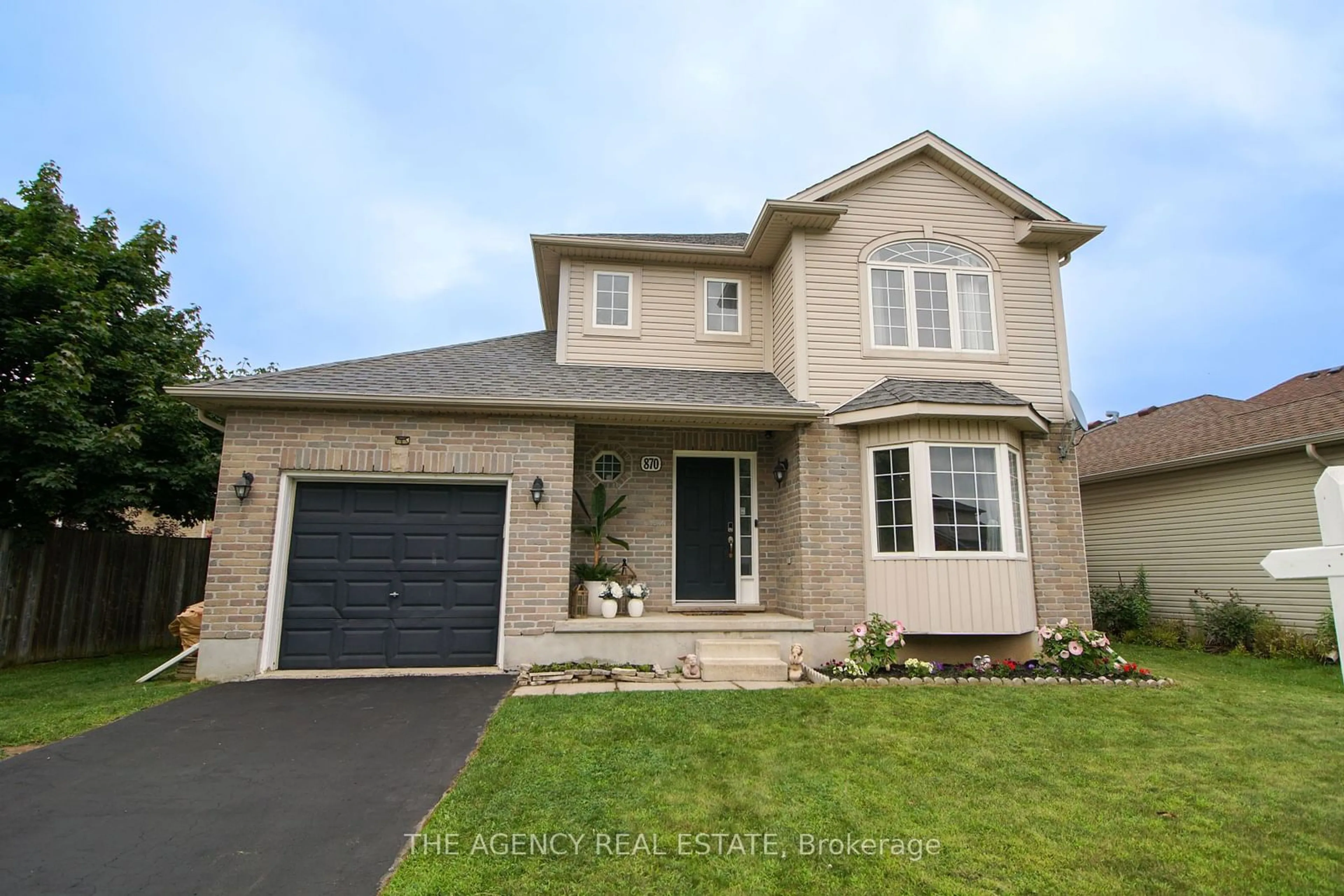 Frontside or backside of a home, the street view for 870 Fogerty St, London Ontario N5X 4G6