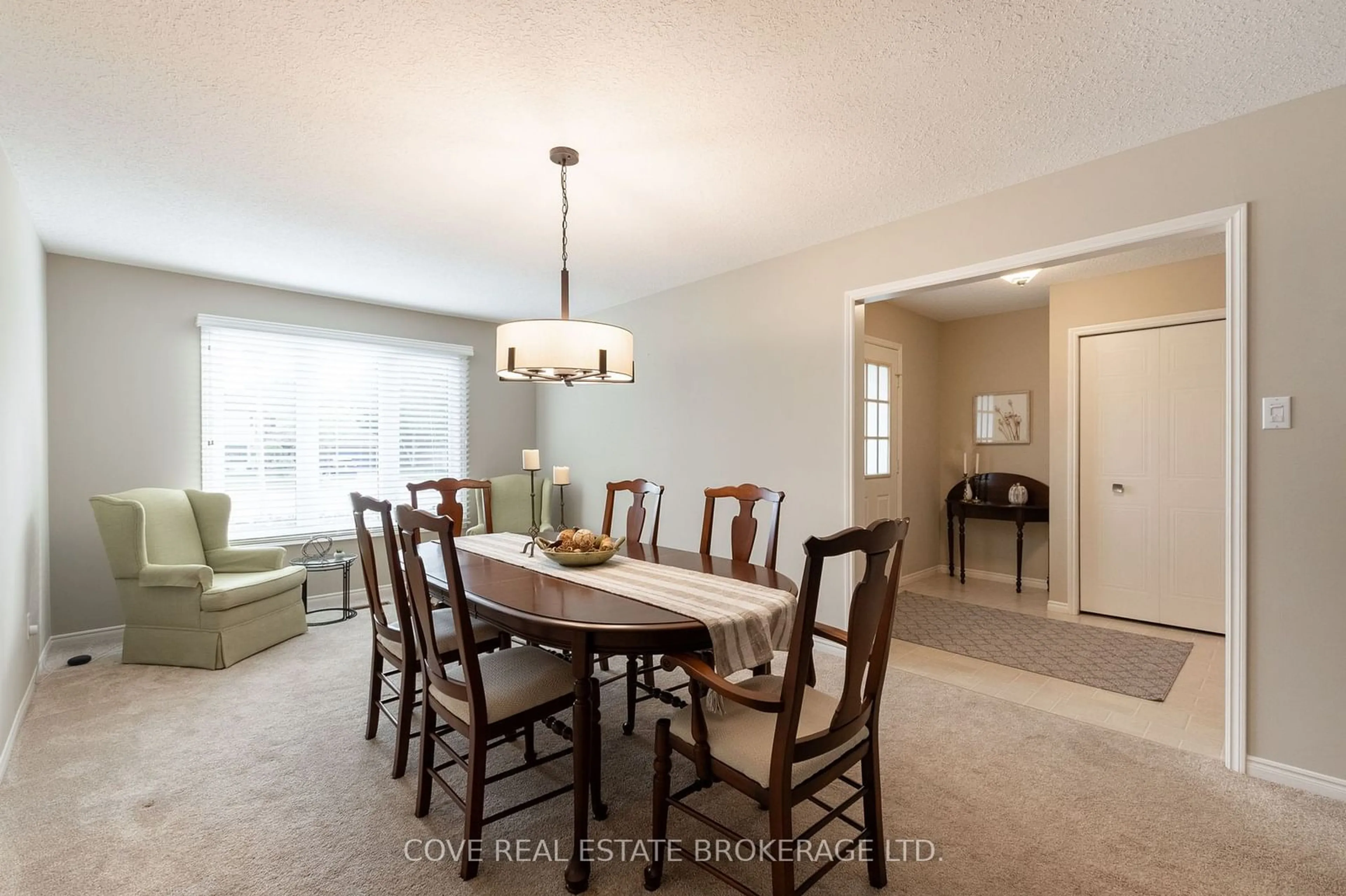 Dining room, wood floors, cottage for 91 Chalfont Rd, London Ontario N6H 4Y5