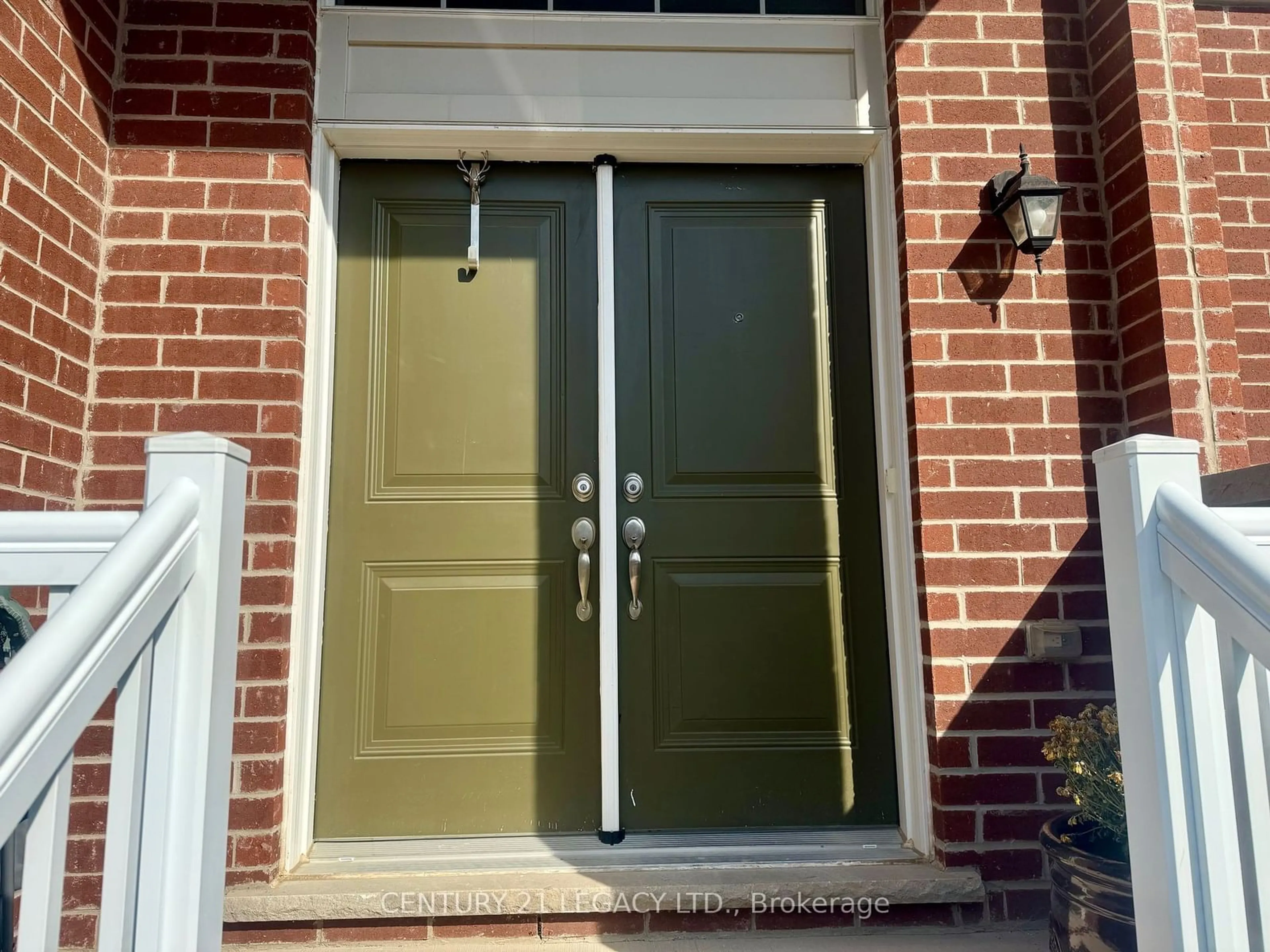 Indoor entryway, wood floors for 4089 CANBY St, Lincoln Ontario L3J 0R4