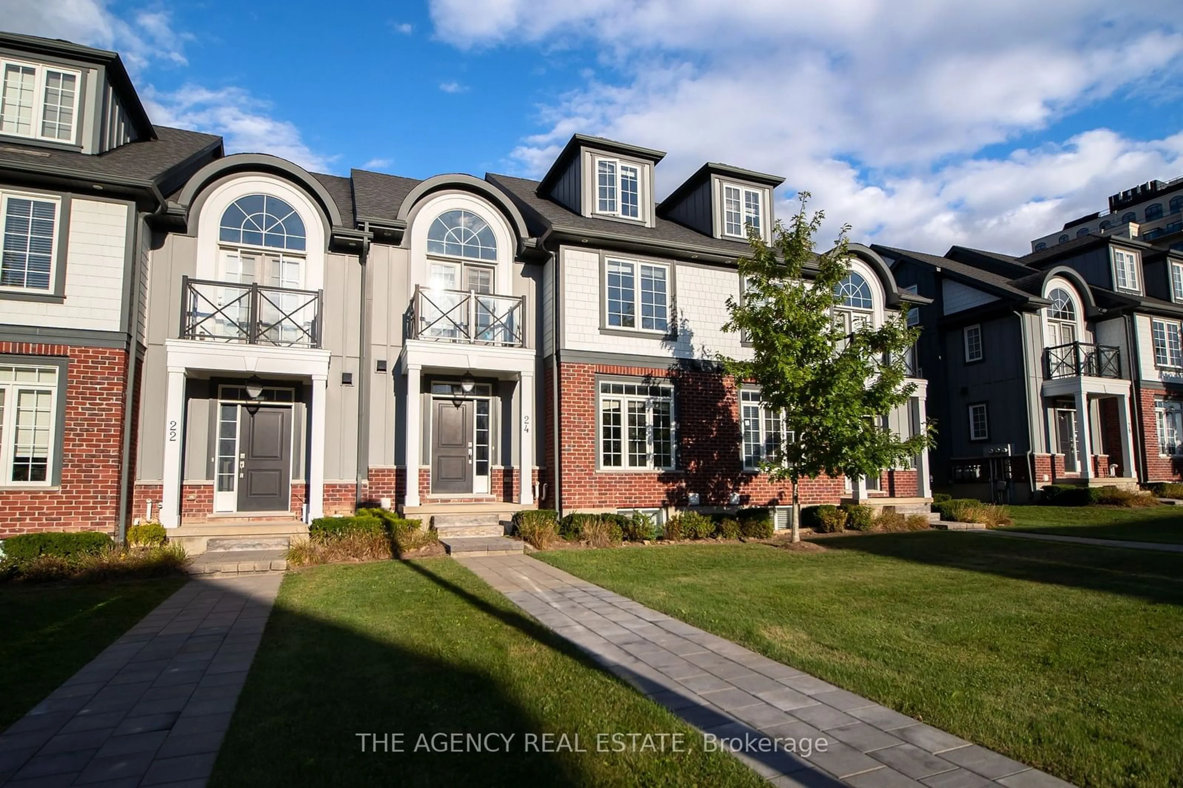 A pic from exterior of the house or condo, the street view for 275 Callaway Rd #24, London Ontario N6G 0N8