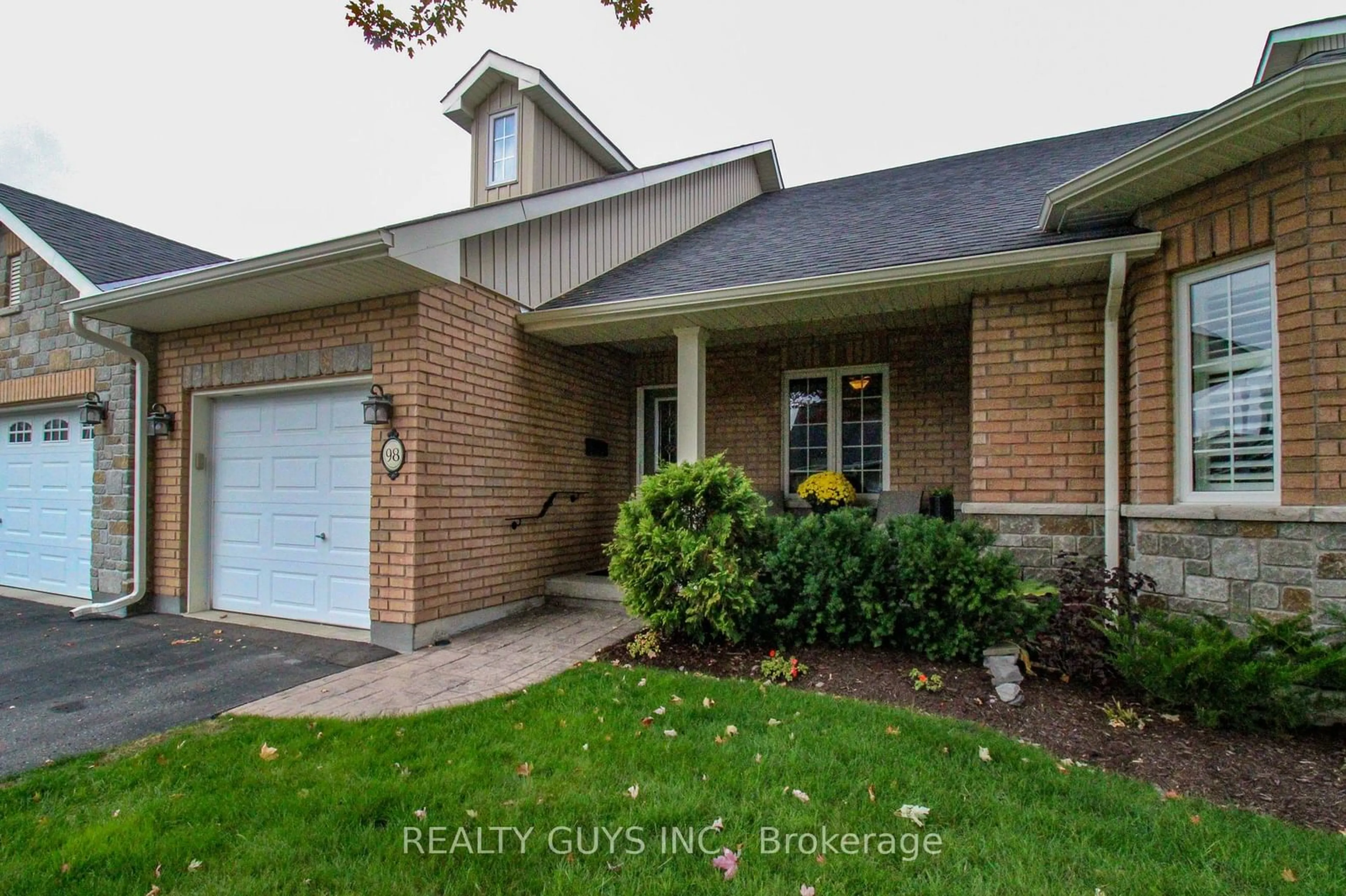 Frontside or backside of a home, cottage for 98 VILLAGE Cres, Peterborough Ontario K9J 0A9