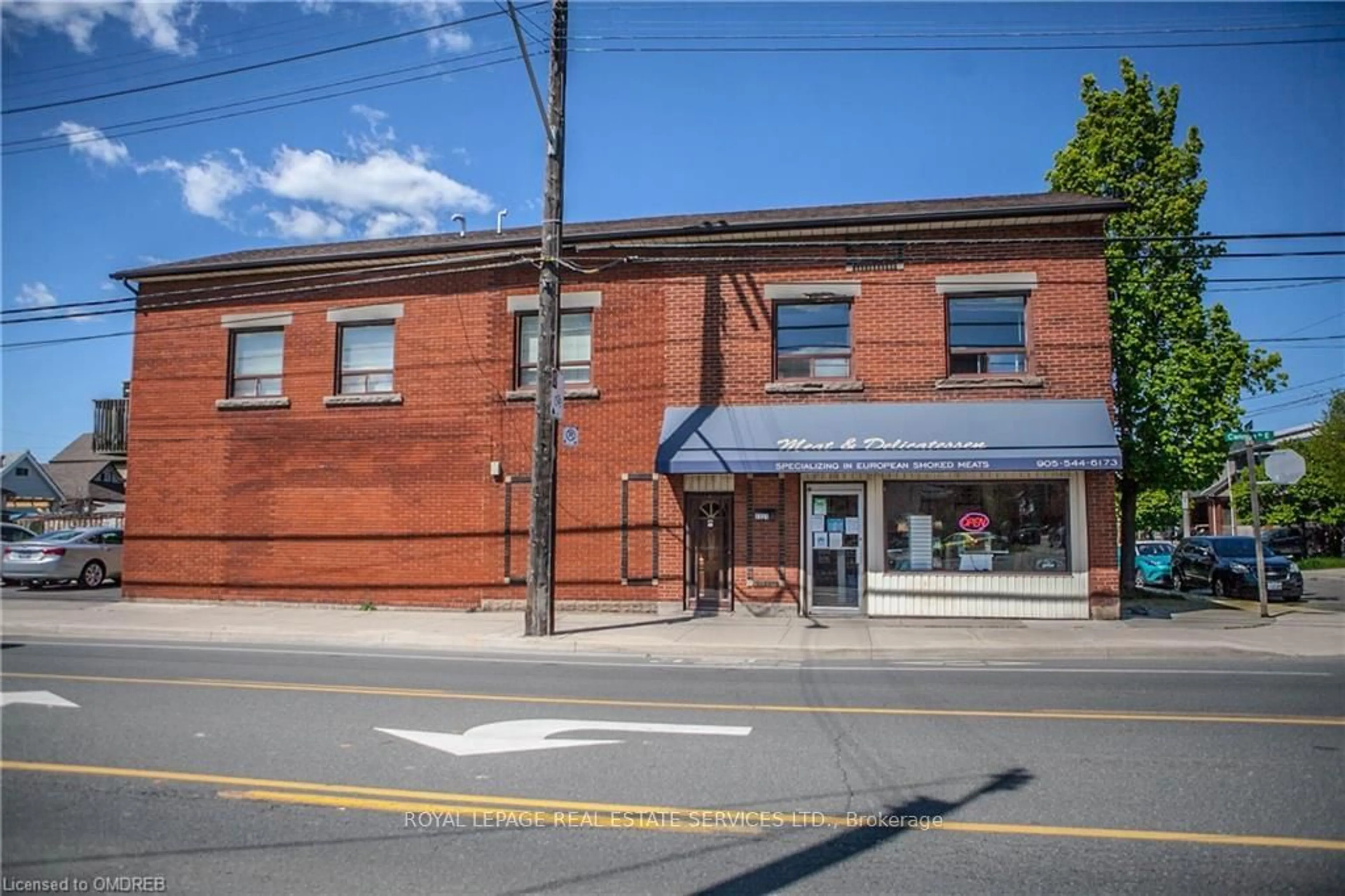 A pic from exterior of the house or condo, the front or back of building for 1111 Cannon St, Hamilton Ontario L8L 2J5