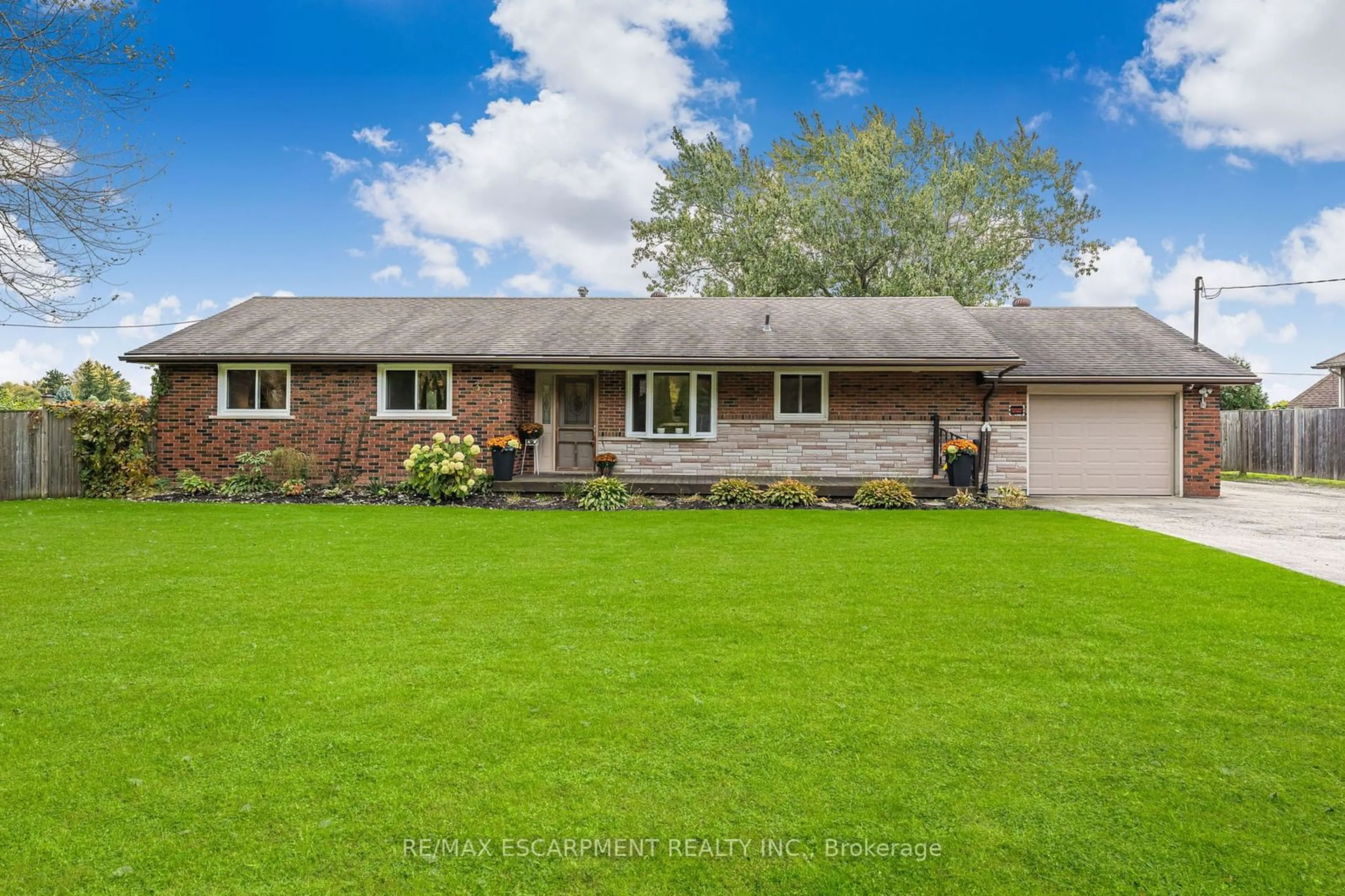 Frontside or backside of a home, cottage for 333 GOLF CLUB Rd, Hamilton Ontario L0R 1P0