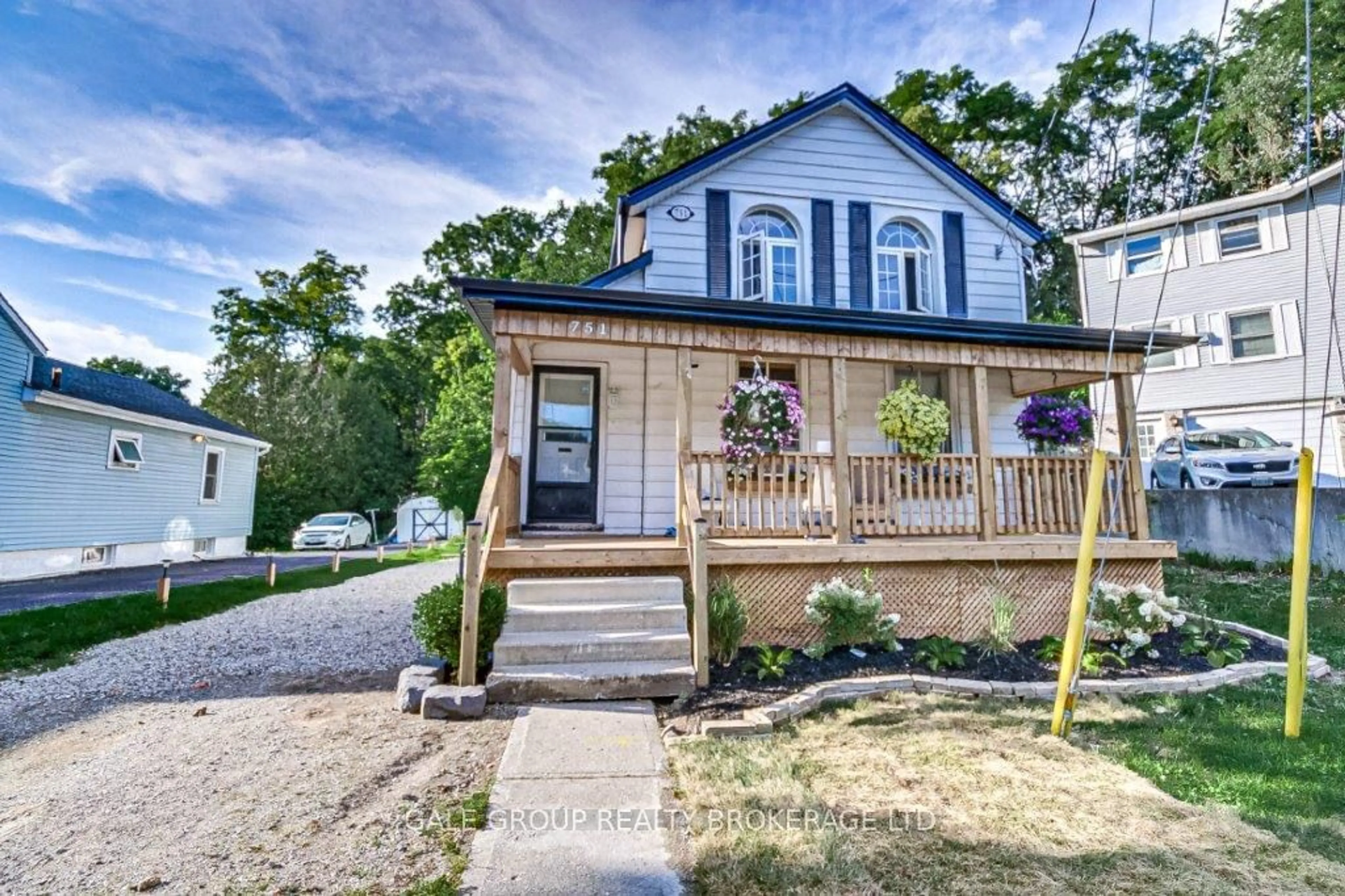 Frontside or backside of a home, cottage for 751 Nelson St, Woodstock Ontario N4S 4J2