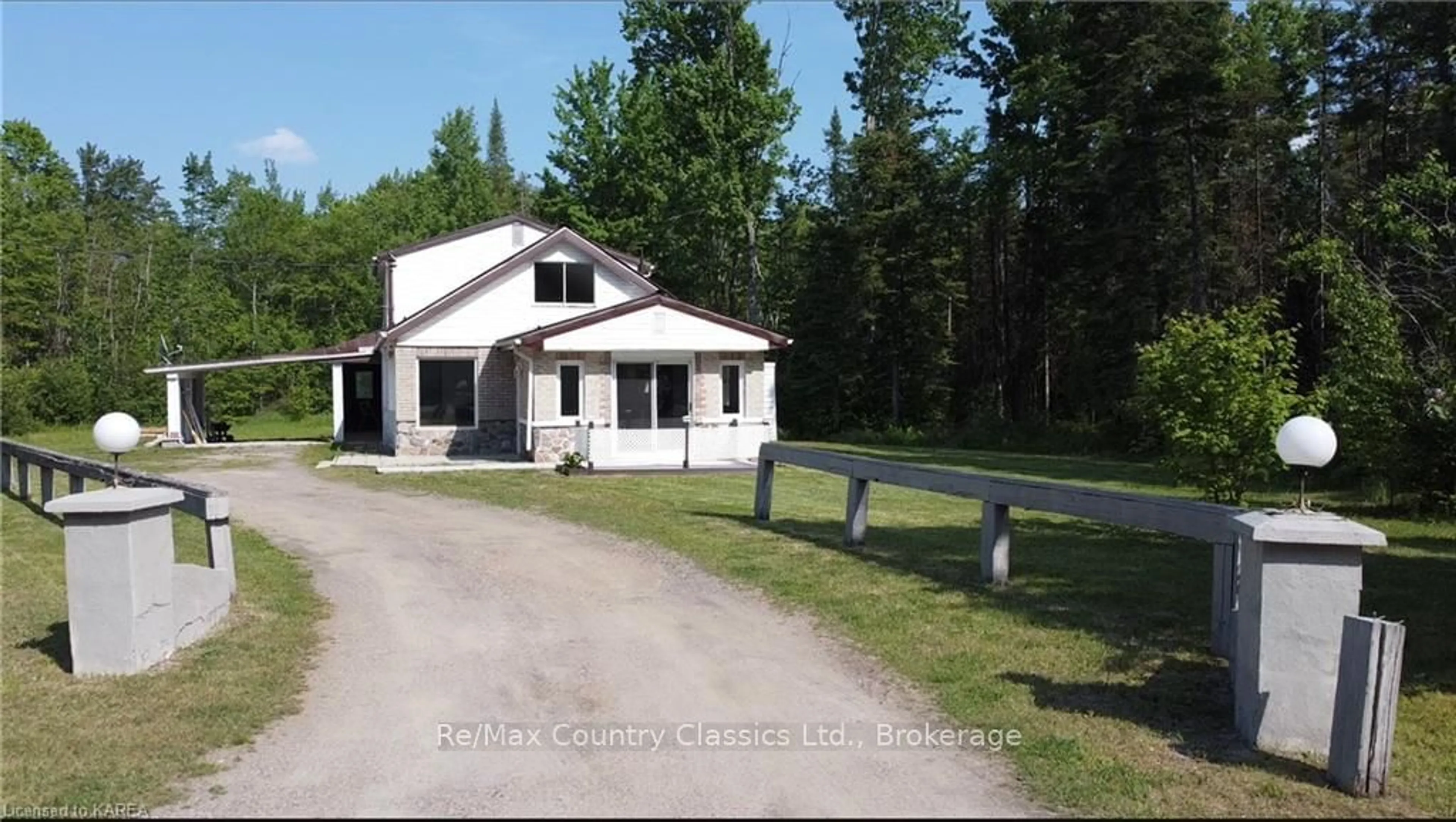 Frontside or backside of a home, cottage for 1230 HARLOWE Rd, North Frontenac Ontario K0H 1B0