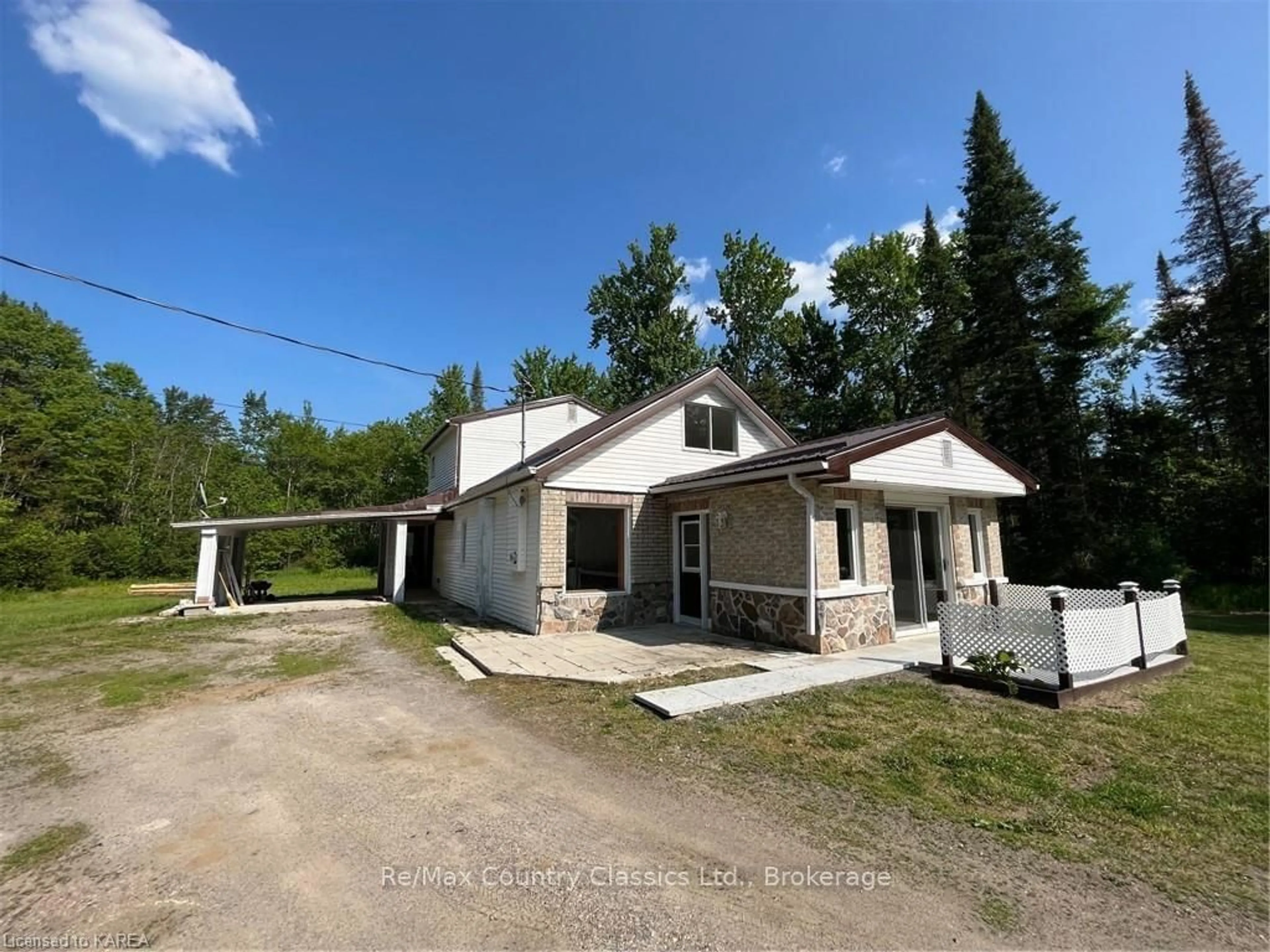 Frontside or backside of a home, cottage for 1230 HARLOWE Rd, North Frontenac Ontario K0H 1B0