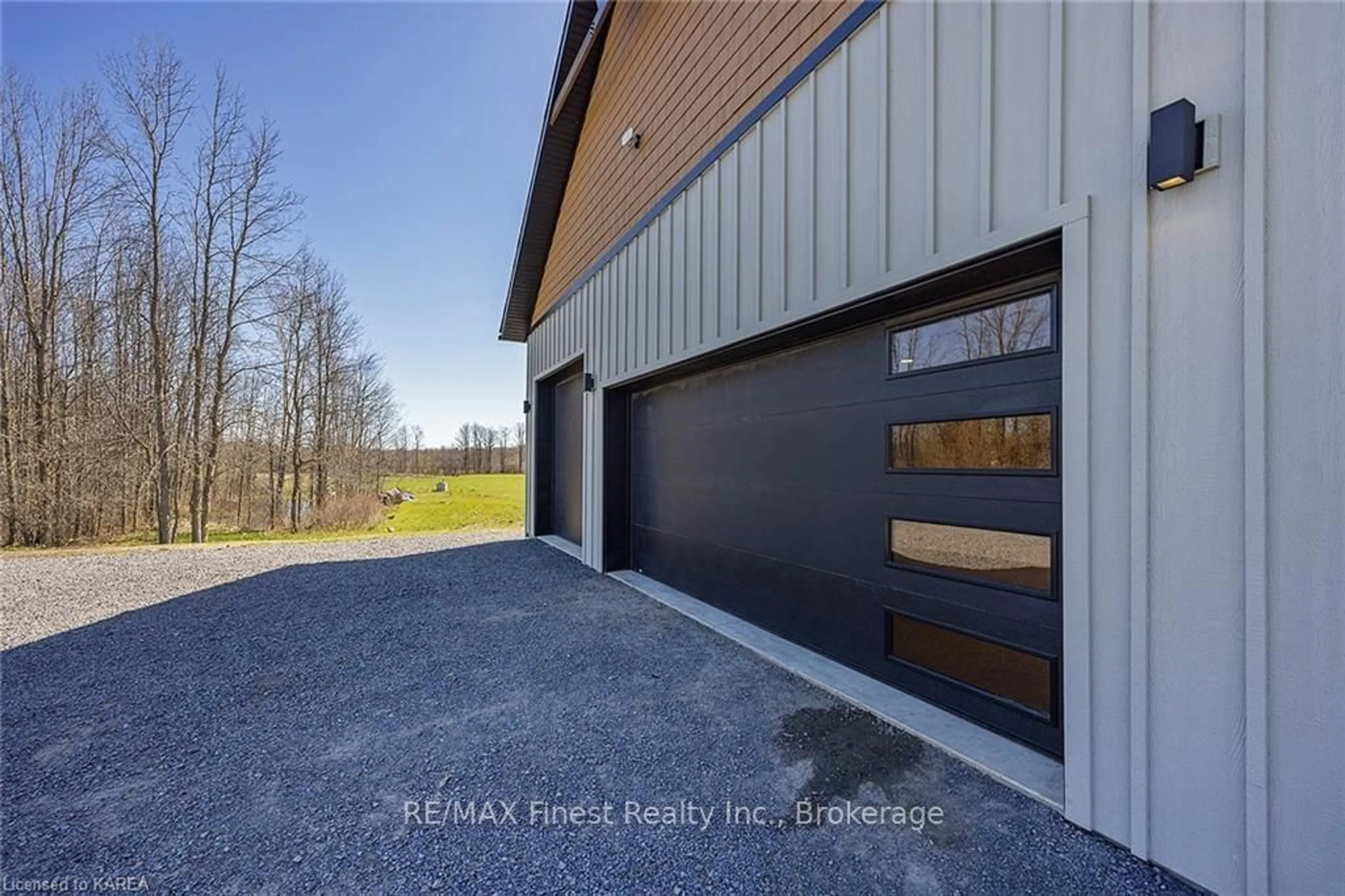 Indoor garage, cement floor for 953 COUNTY ROAD 7, Loyalist Ontario K7R 3K6