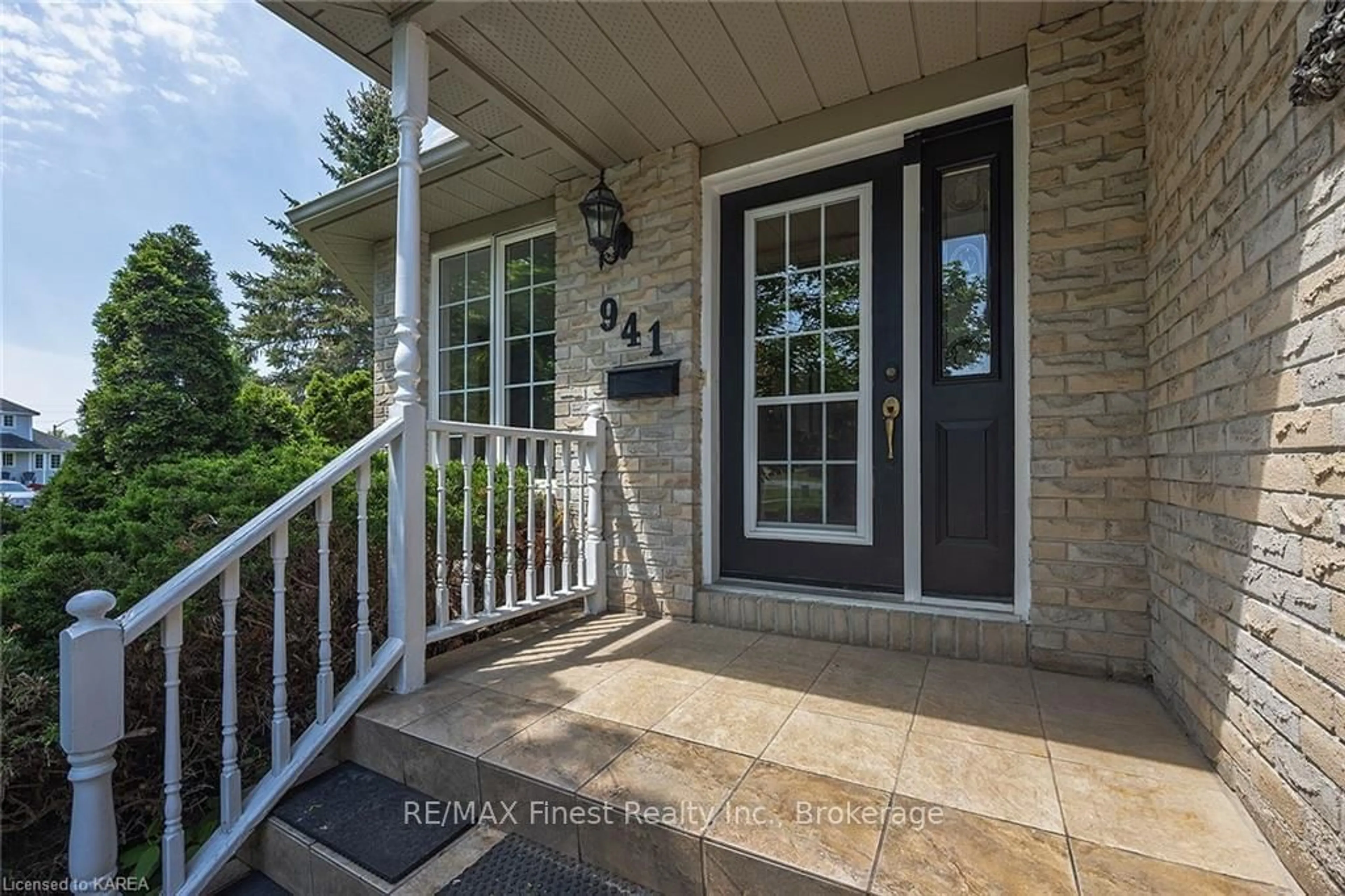 Indoor entryway, wood floors for 941 MALVERN Terr, Kingston Ontario K7P 2Y6