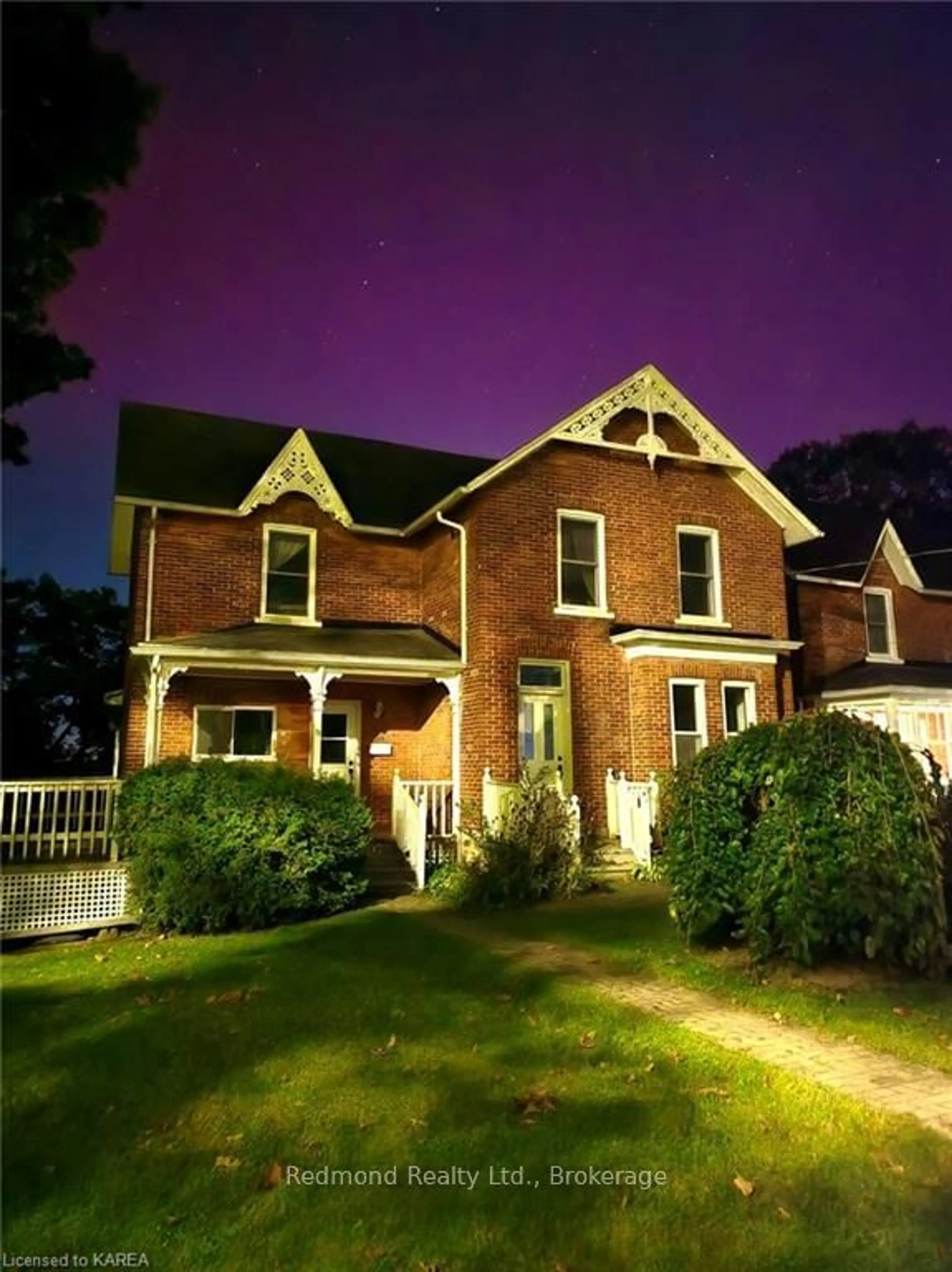 Frontside or backside of a home, cottage for 13 WINDSOR Dr, Gananoque Ontario K7G 2C9