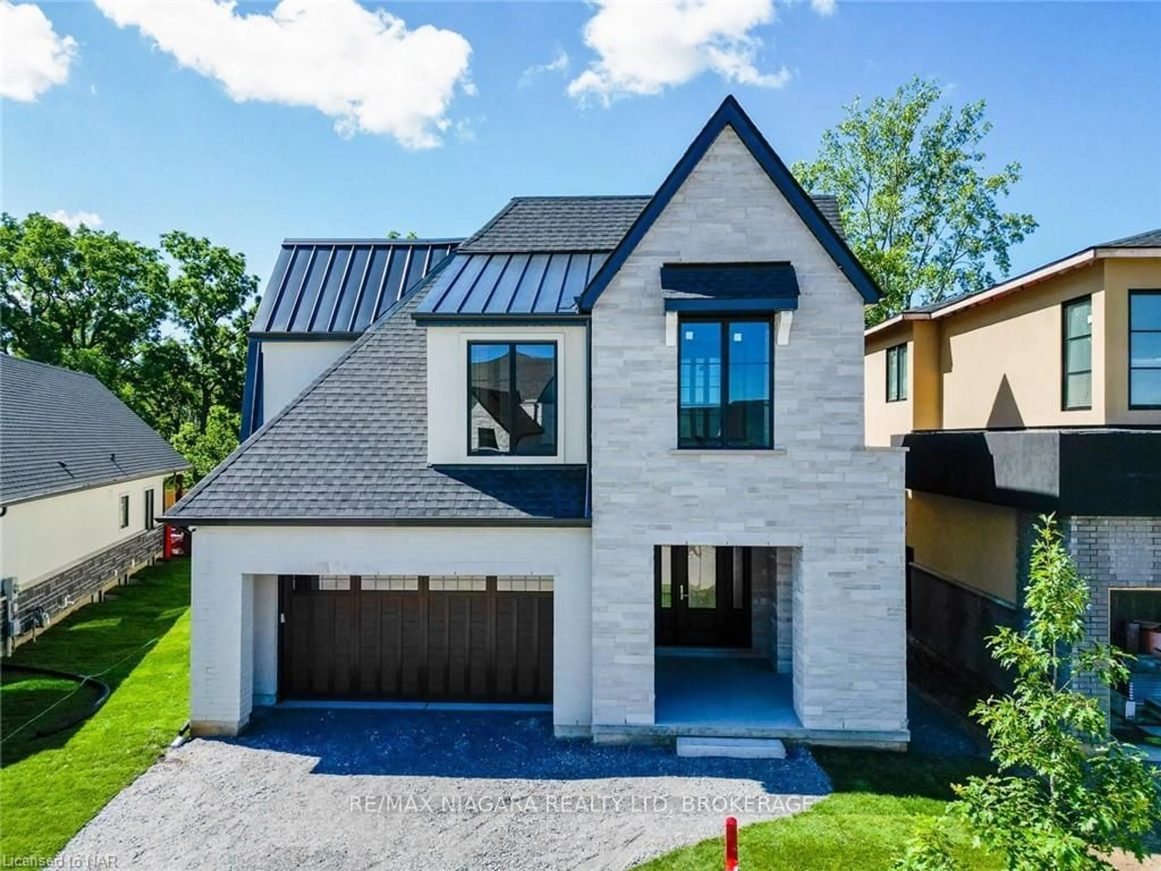 Home with brick exterior material for 94 MILLPOND Rd, Niagara-on-the-Lake Ontario L0S 1P0