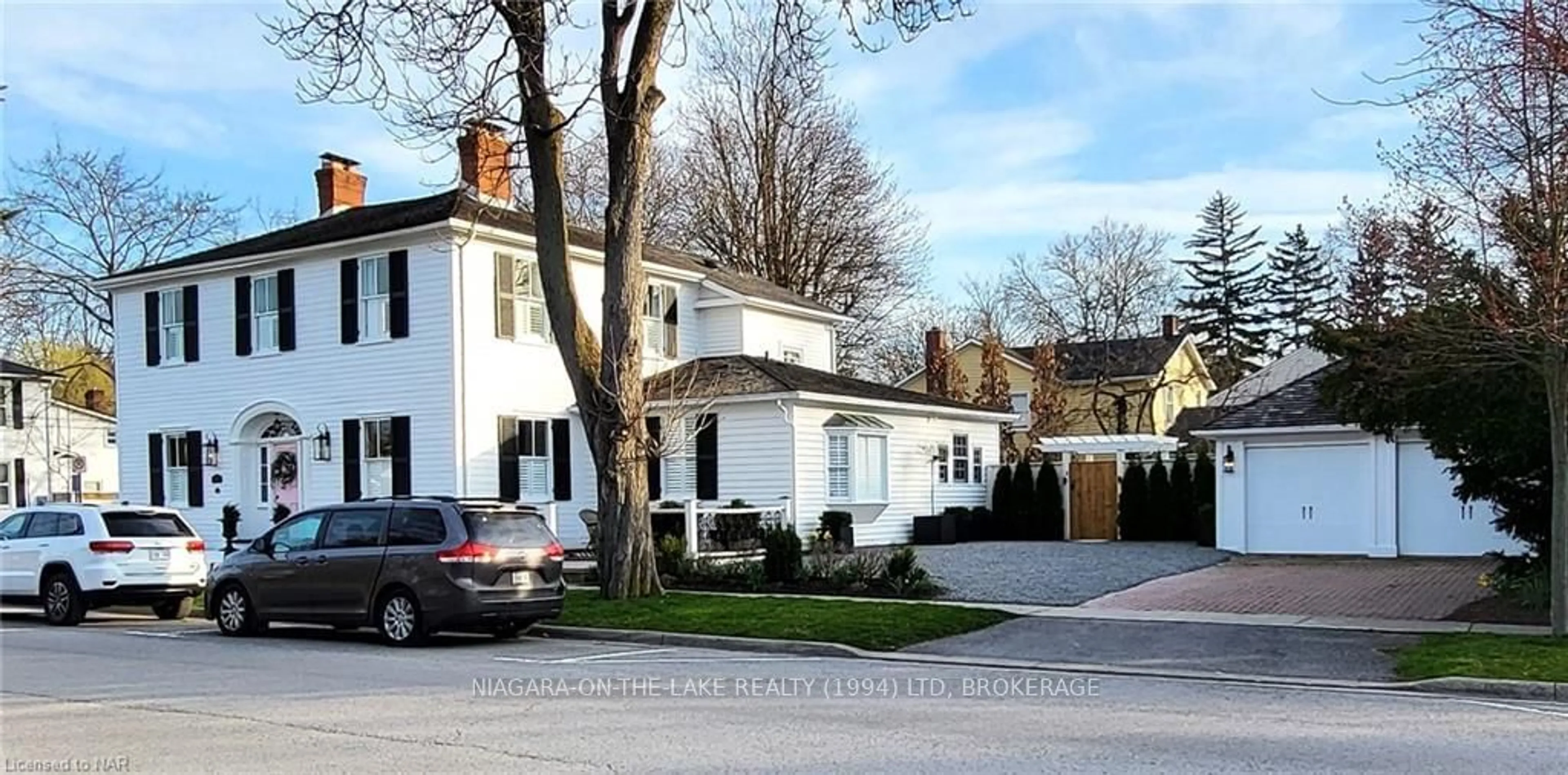 Frontside or backside of a home, the street view for 58 JOHNSON St, Niagara-on-the-Lake Ontario L0S 1J0