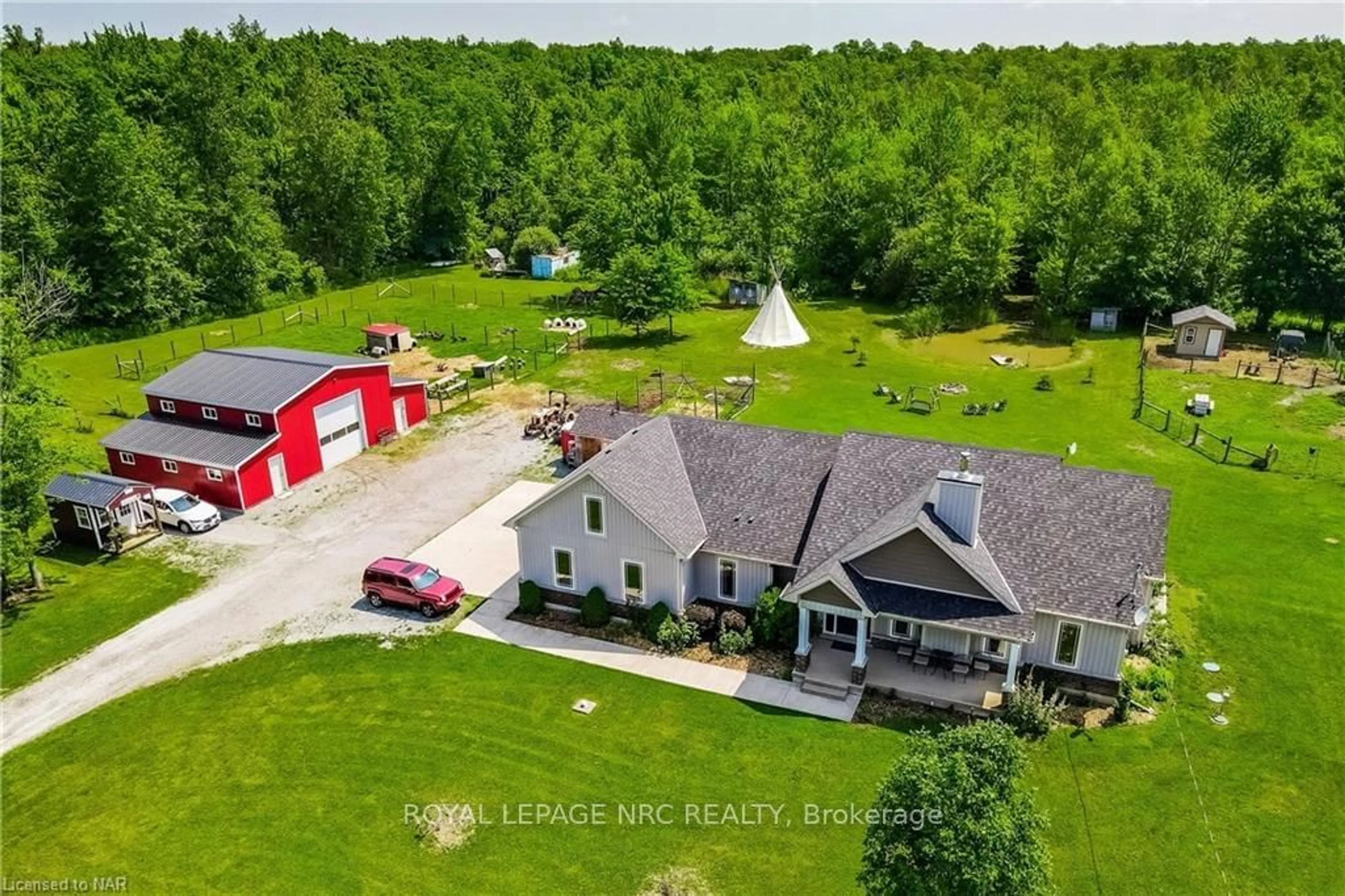 Indoor garage, cement floor for 4511 MILLER Rd, Port Colborne Ontario L3B 5N7