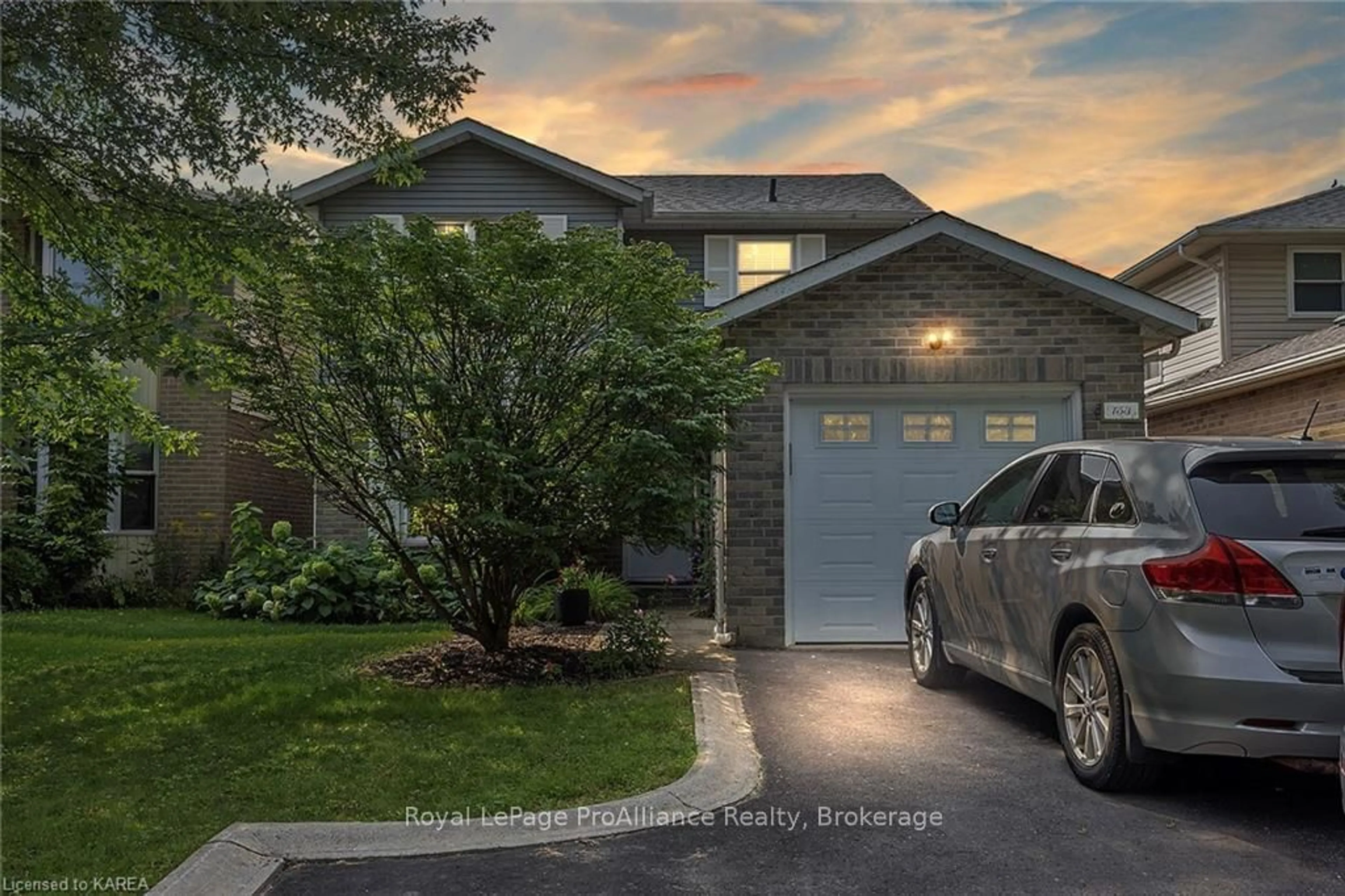 A pic from exterior of the house or condo, the street view for 153 GRENADIER Dr, Kingston Ontario K7K 6H1