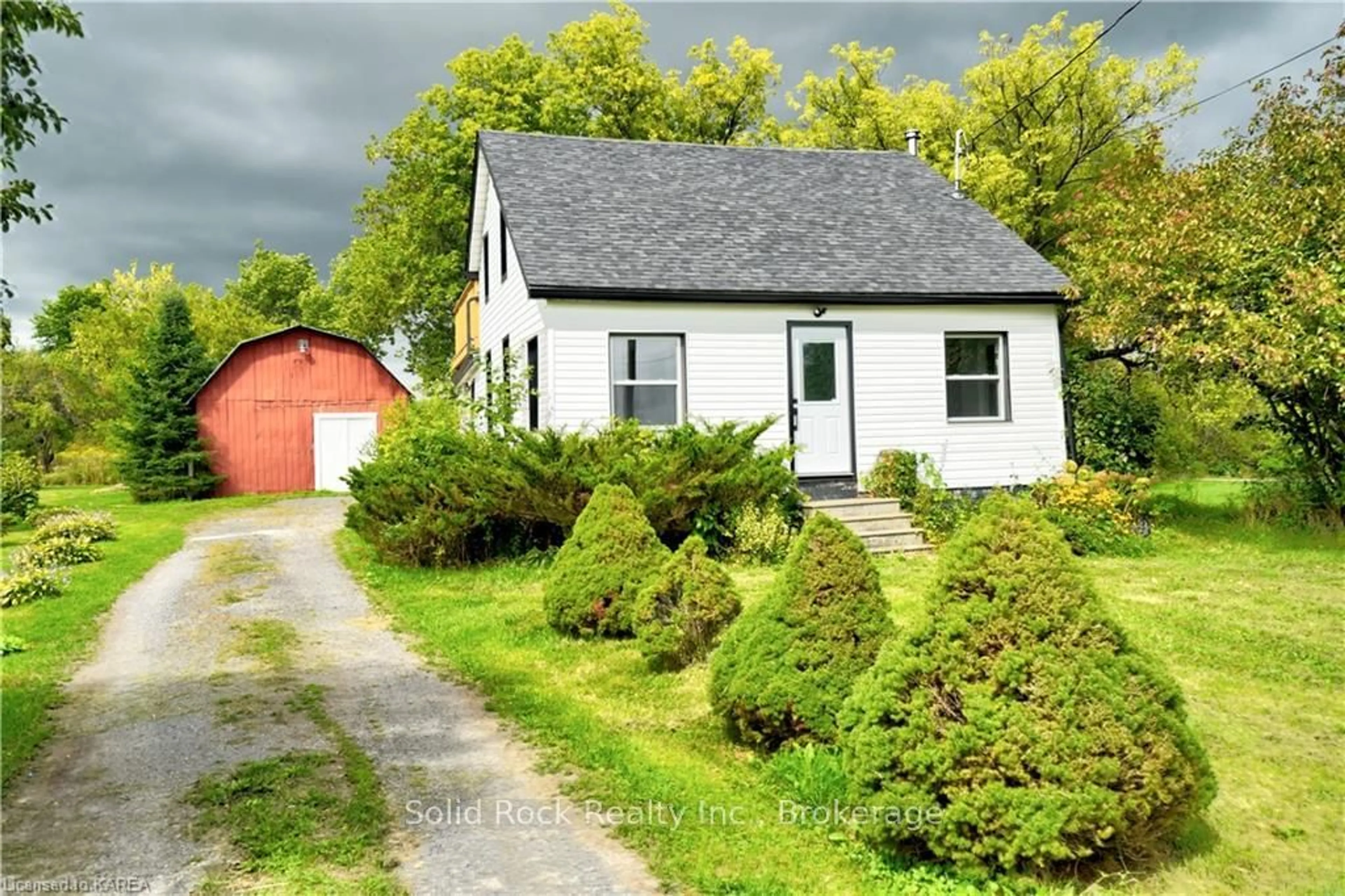 Frontside or backside of a home, cottage for 4770 HIGHWAY 2, Kingston Ontario K7G 2V5