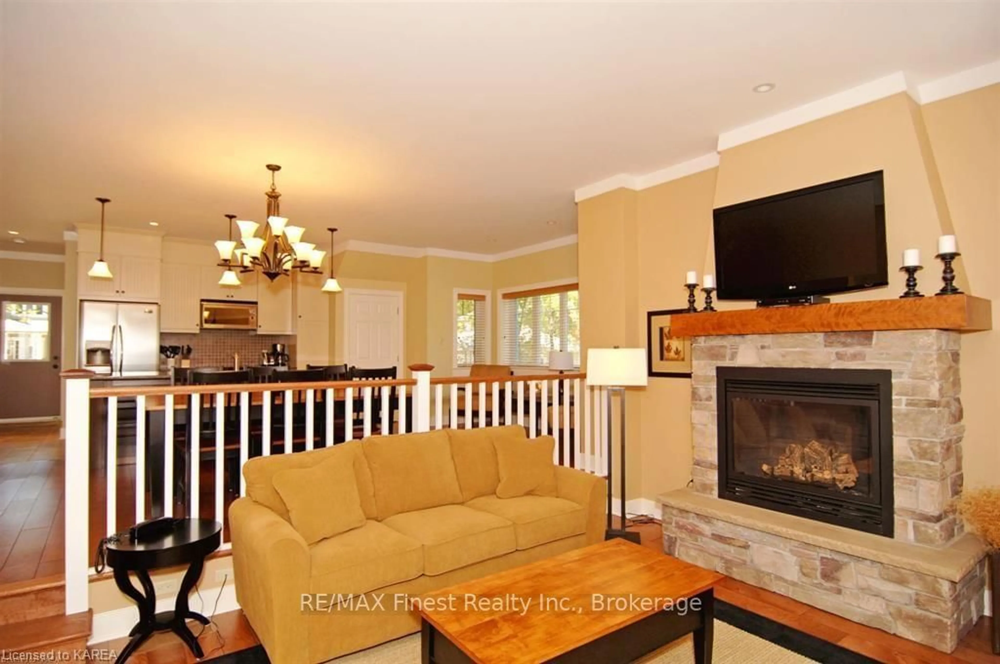 Living room, wood floors for 532 10TH CONCESSION Rd #10-3, Rideau Lakes Ontario K0G 1X0