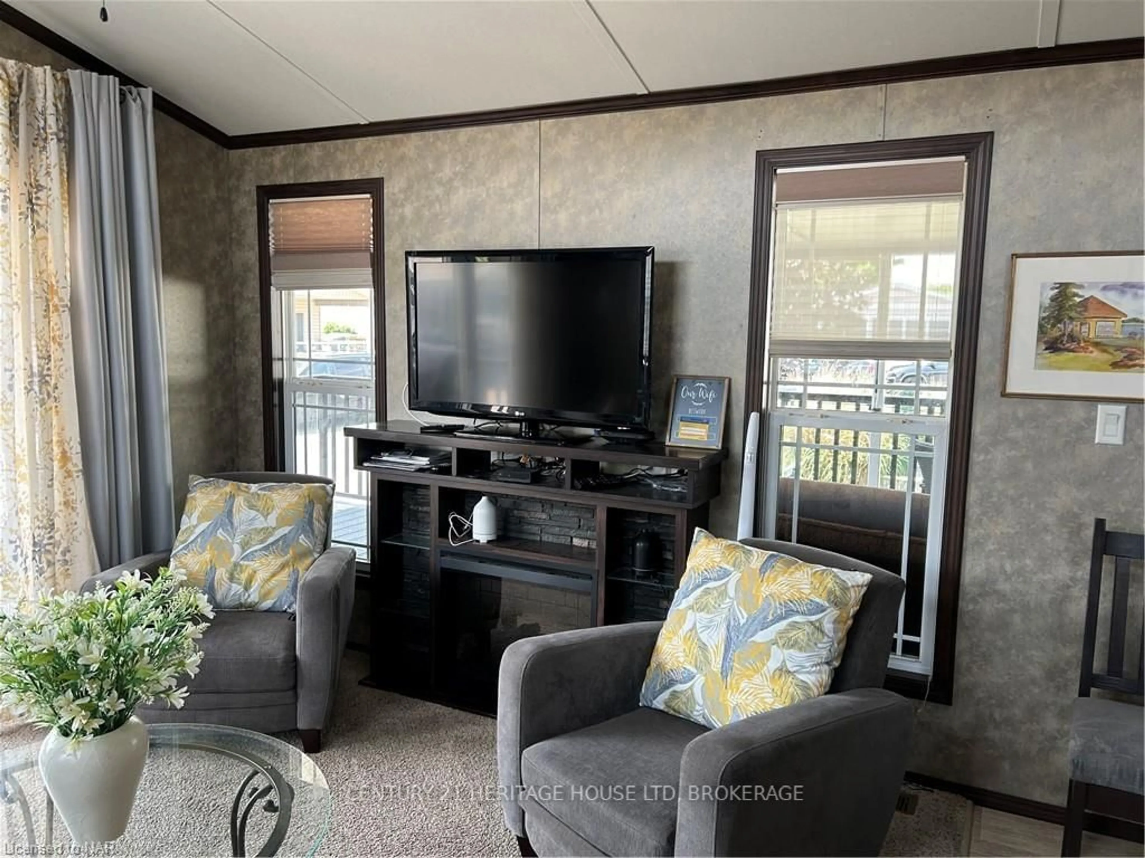 Living room for 490 EMPIRE Rd #QMD007, Port Colborne Ontario L0S 1R0