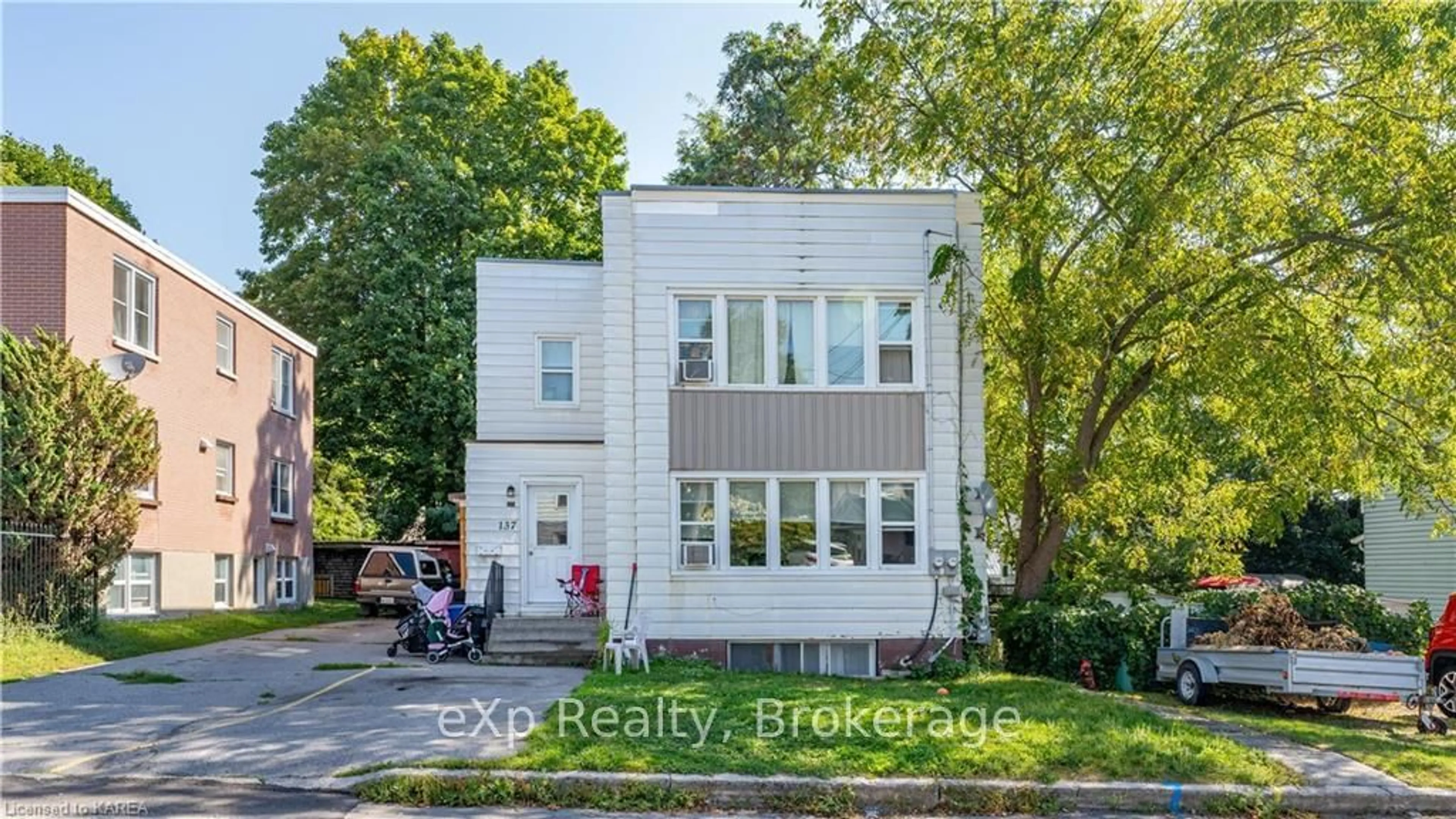 Frontside or backside of a home, the street view for 139 LORNE Ave, Quinte West Ontario K8V 5C3