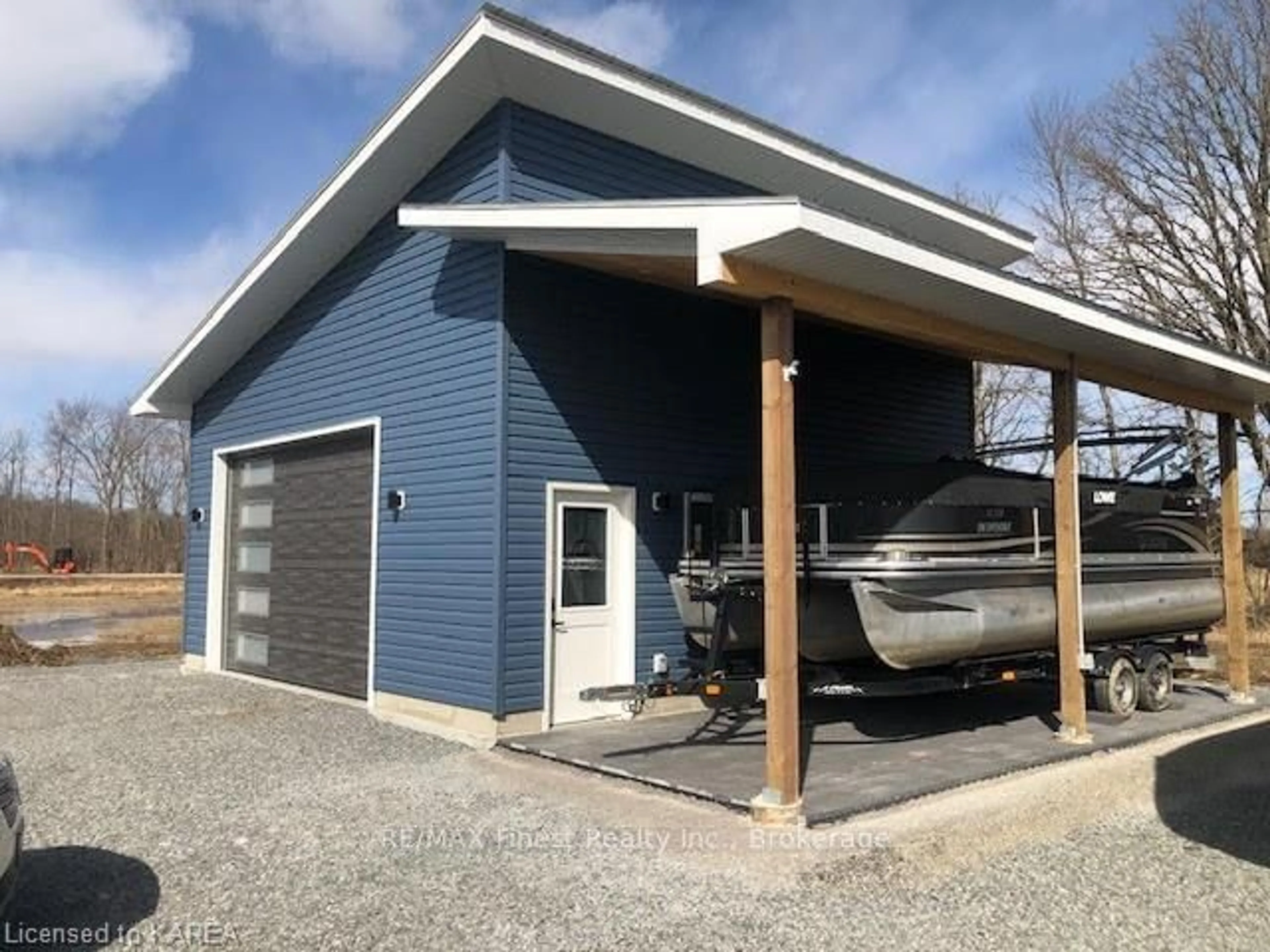 Indoor garage for 65 SUNNYSIDE Rd, Rideau Lakes Ontario K0G 1X0