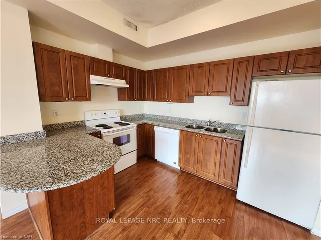 Additional property image - 135 JAMES St Unit 812