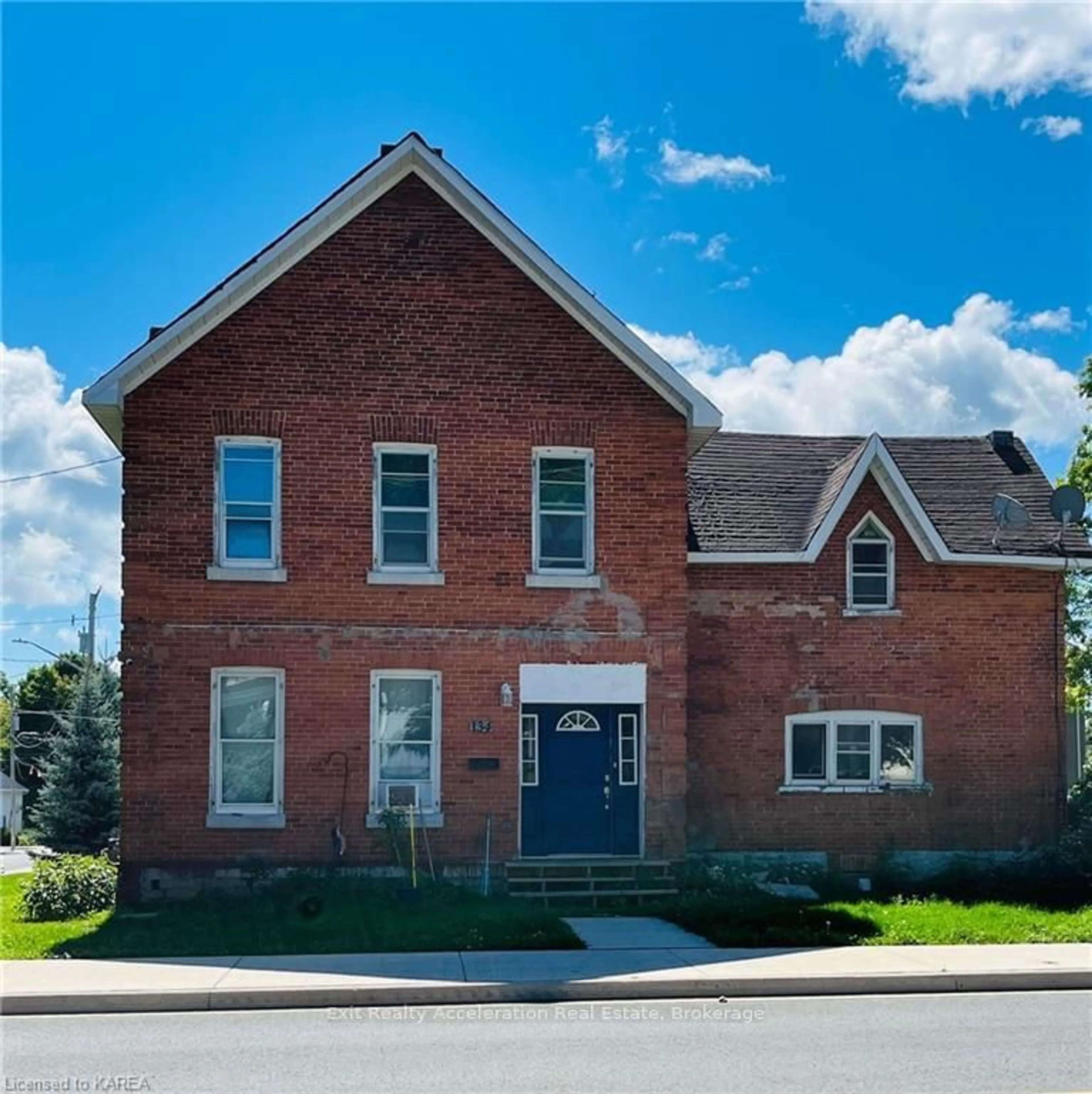 Home with brick exterior material for 134 DUNDAS St, Greater Napanee Ontario K7R 2A3