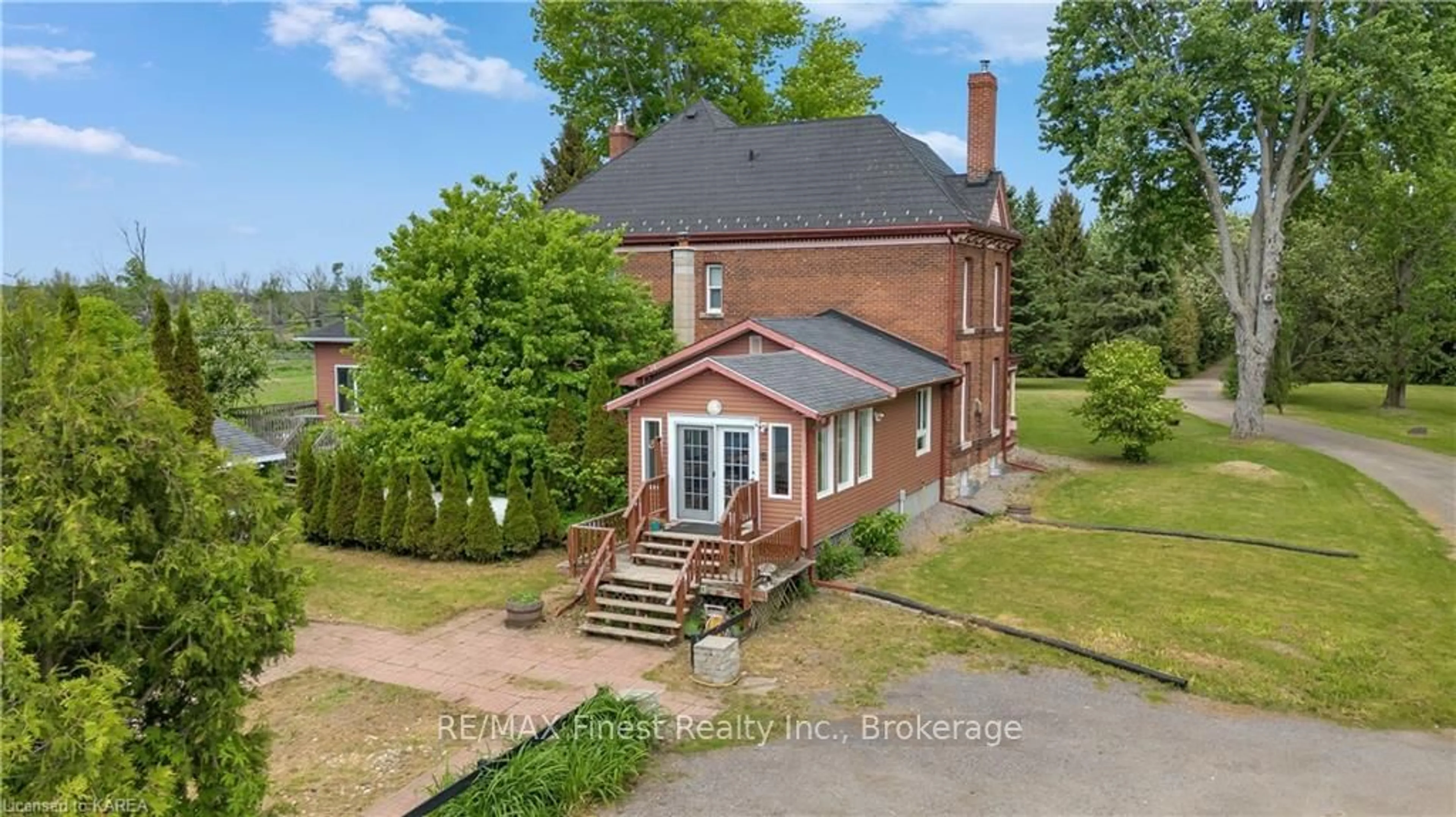 A pic from exterior of the house or condo, the front or back of building for 721 COUNTY ROAD 2, Leeds and the Thousand Islands Ontario K0E 1L0