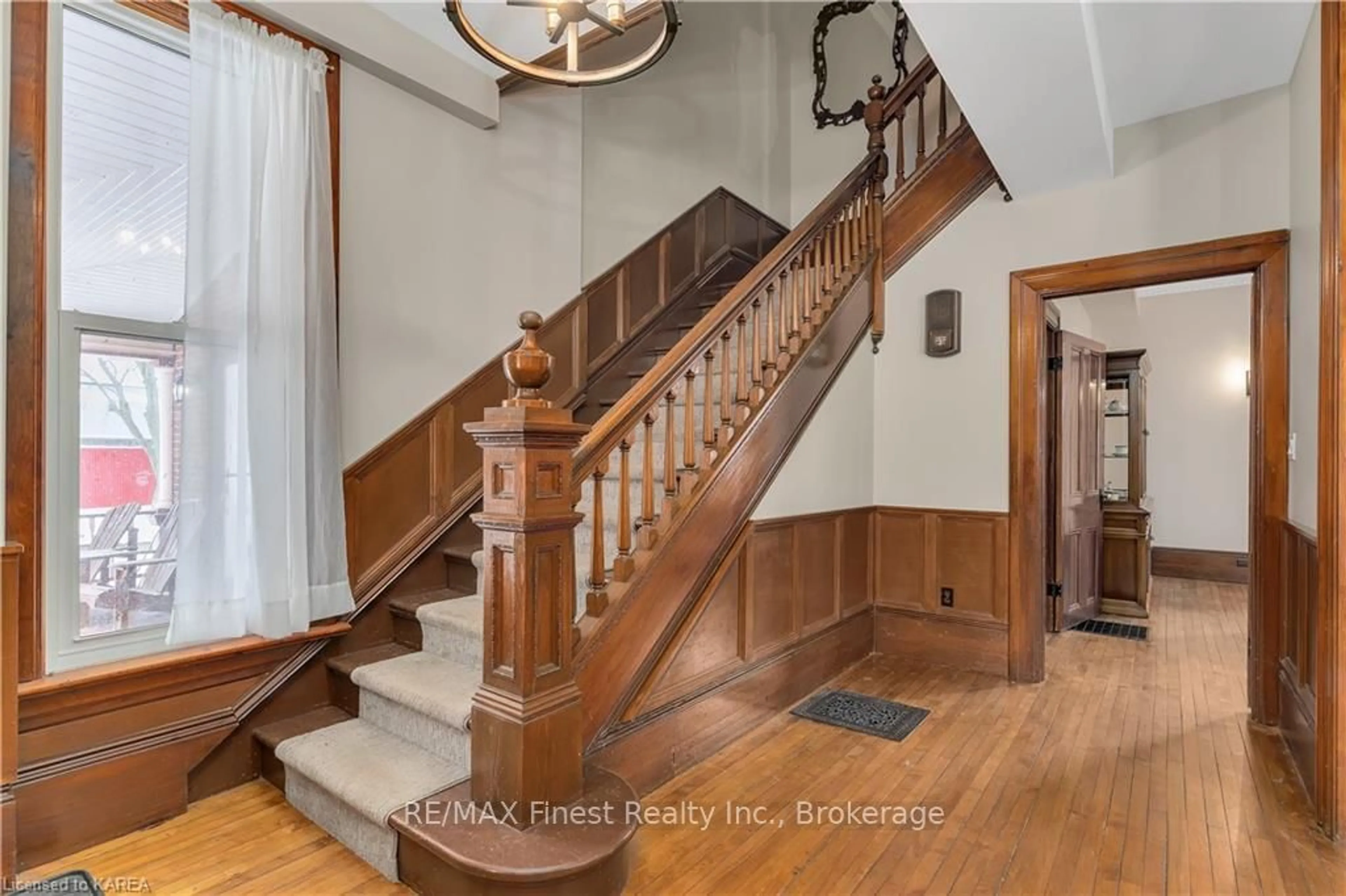 Indoor foyer, wood floors for 721 COUNTY ROAD 2, Leeds and the Thousand Islands Ontario K0E 1L0