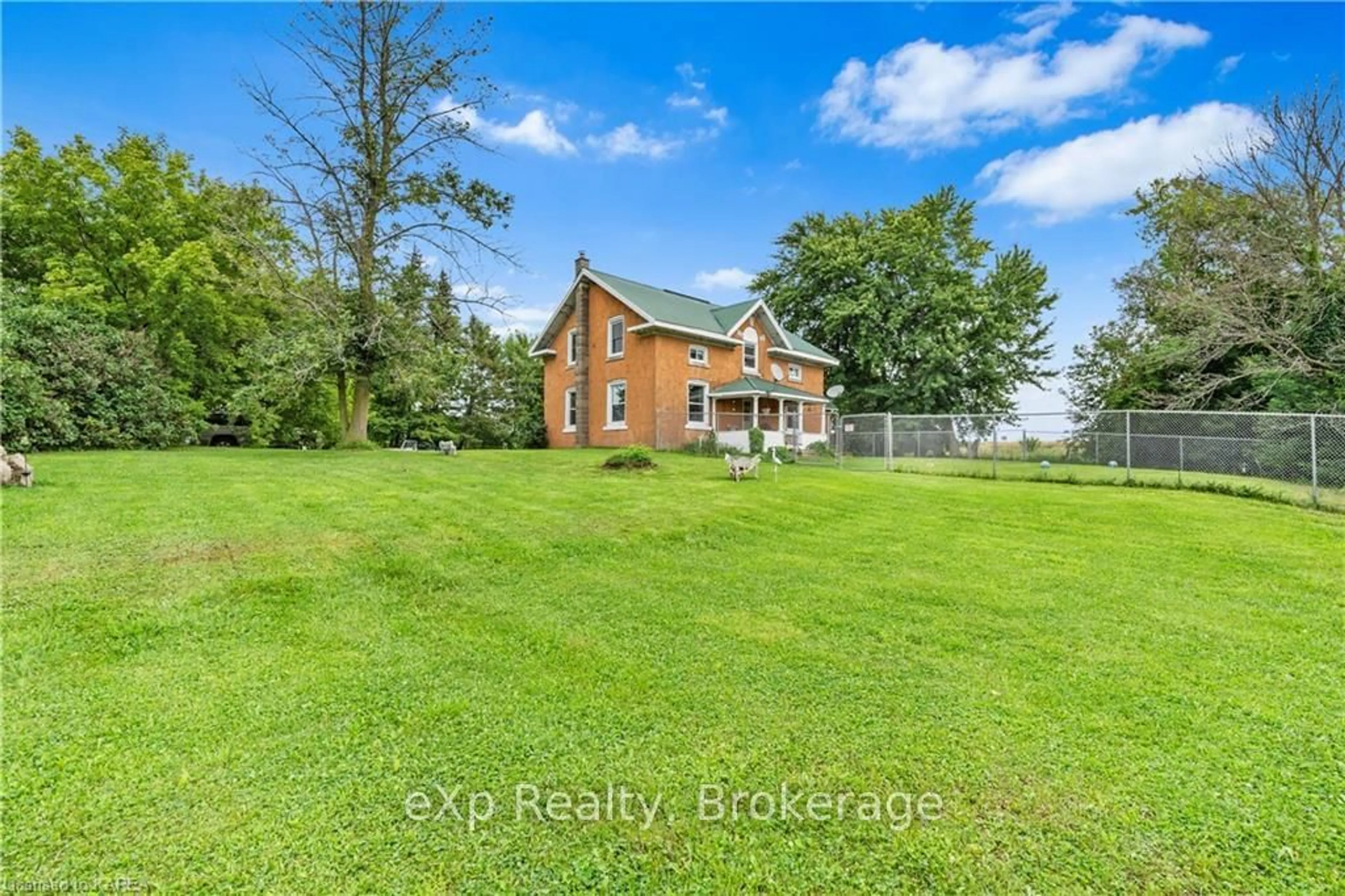 A pic from exterior of the house or condo, the fenced backyard for 121 BULLFROG BAY RD, Leeds and the Thousand Islands Ontario K0E 1L0