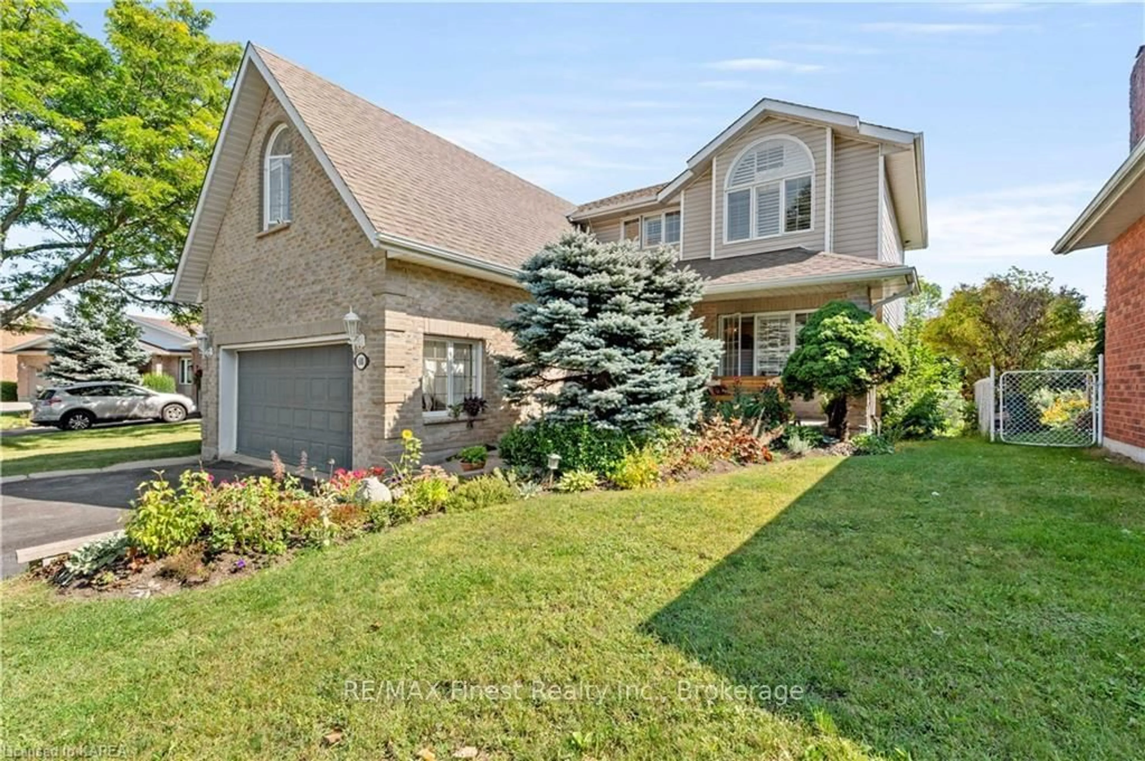 Frontside or backside of a home, cottage for 688 PARKSIDE Cres, Kingston Ontario K7M 8A2