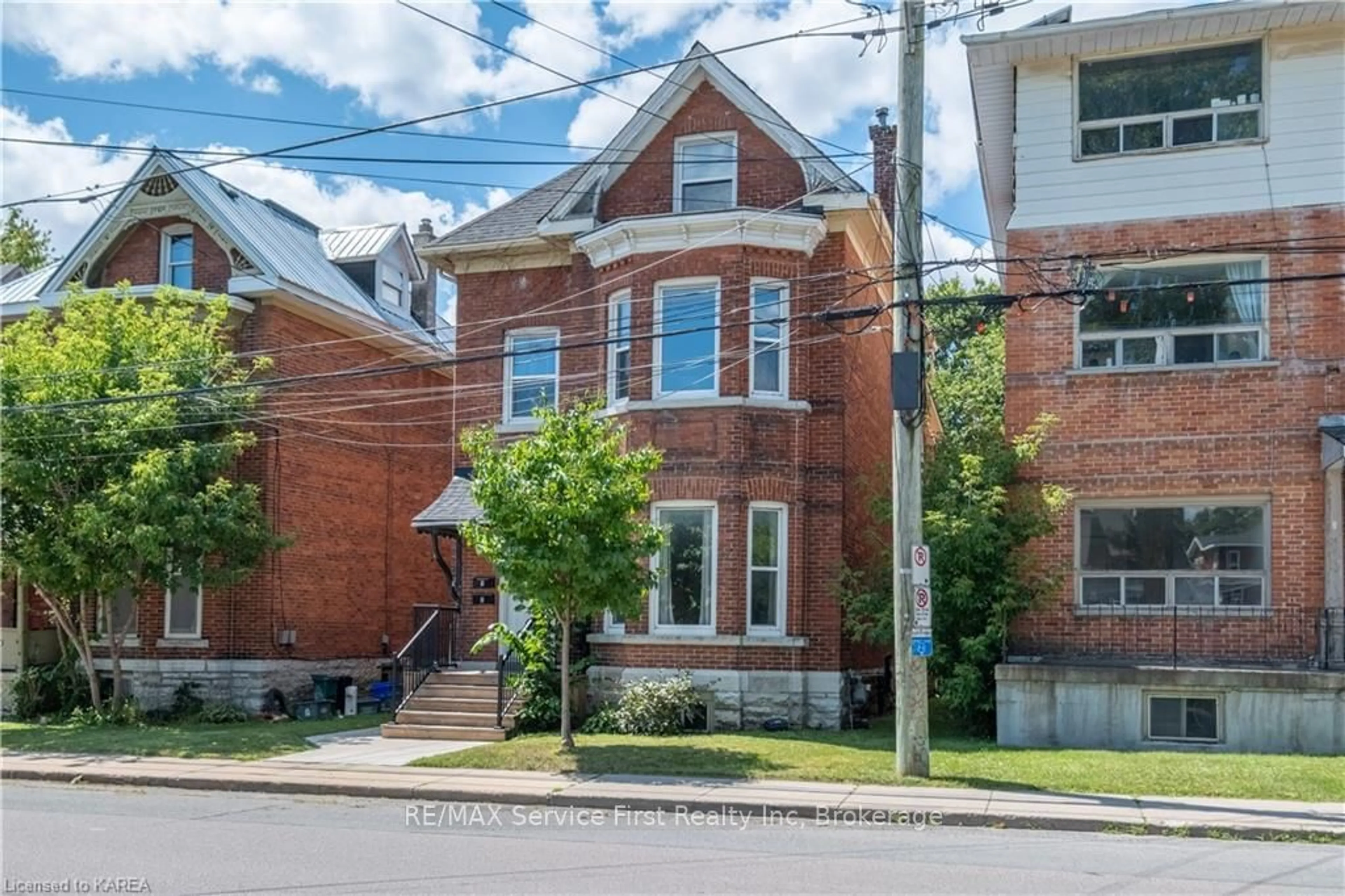 Home with brick exterior material for 392 ALFRED St, Kingston Ontario K7K 4H7