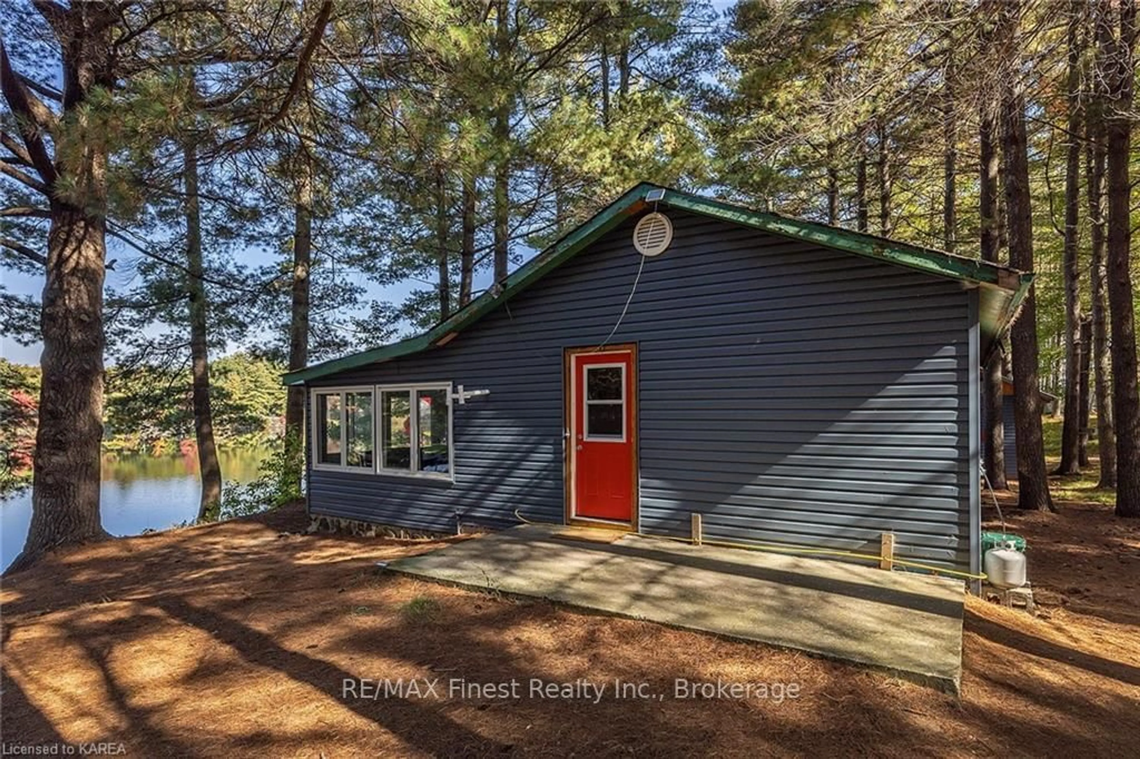 Home with vinyl exterior material for 293 GOLD DUST Lane, South Frontenac Ontario K0H 1W0