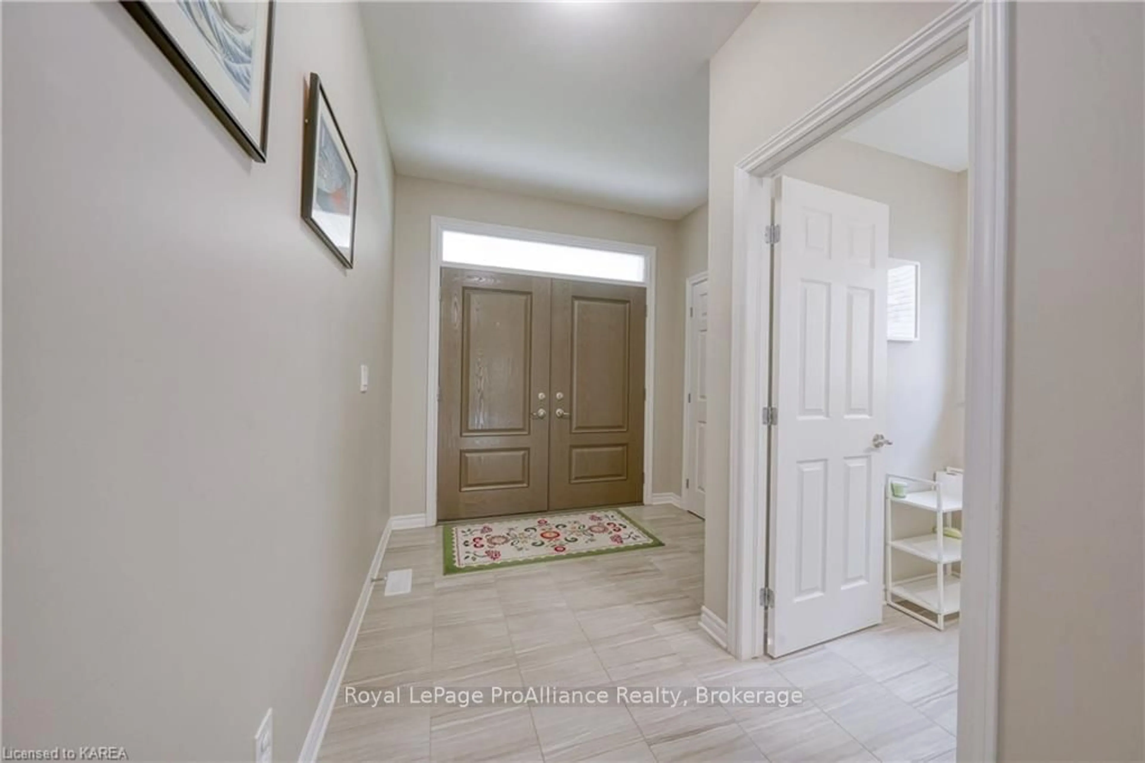 Indoor entryway, wood floors for 621 HALLOWAY Dr, Kingston Ontario K7K 0H5