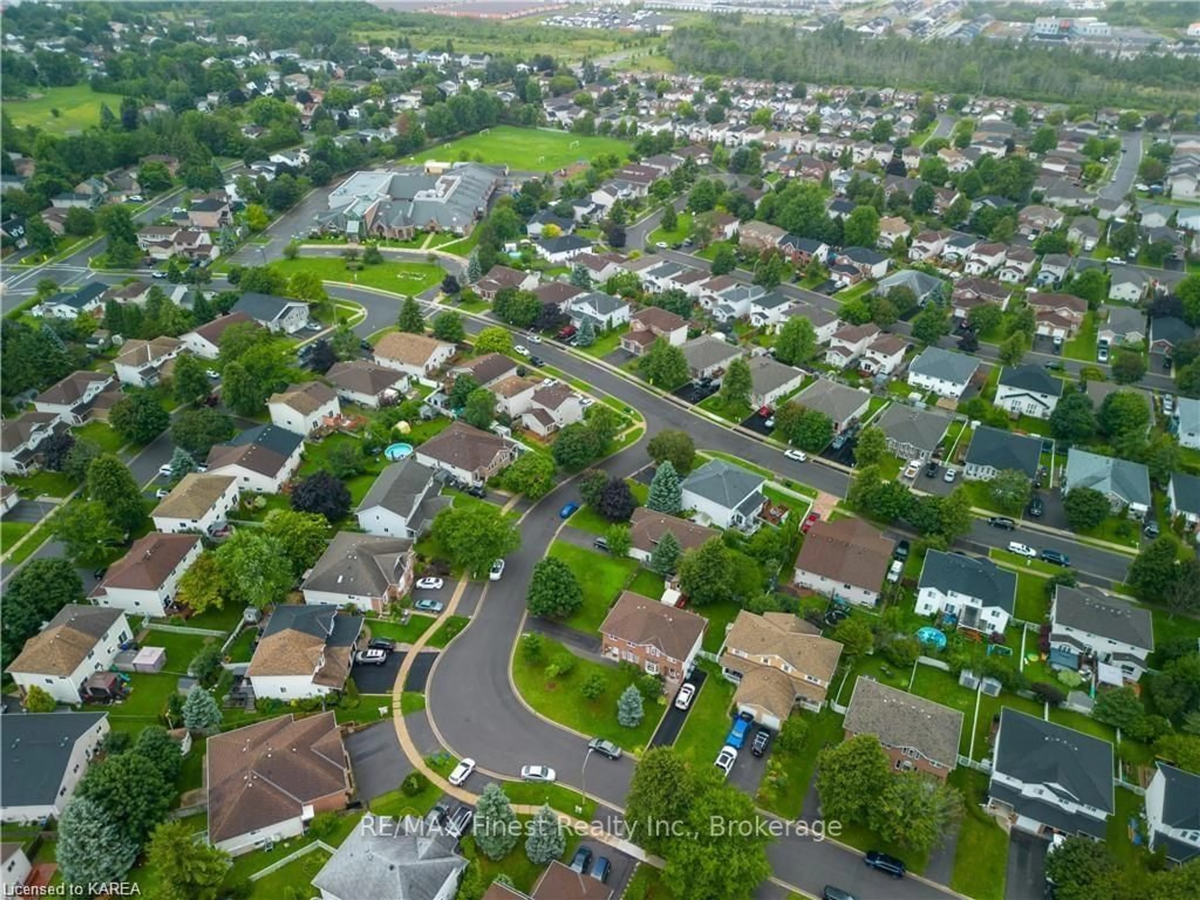 Frontside or backside of a home, the street view for 1386 BRACKENWOOD Cres, Kingston Ontario K7P 2W4