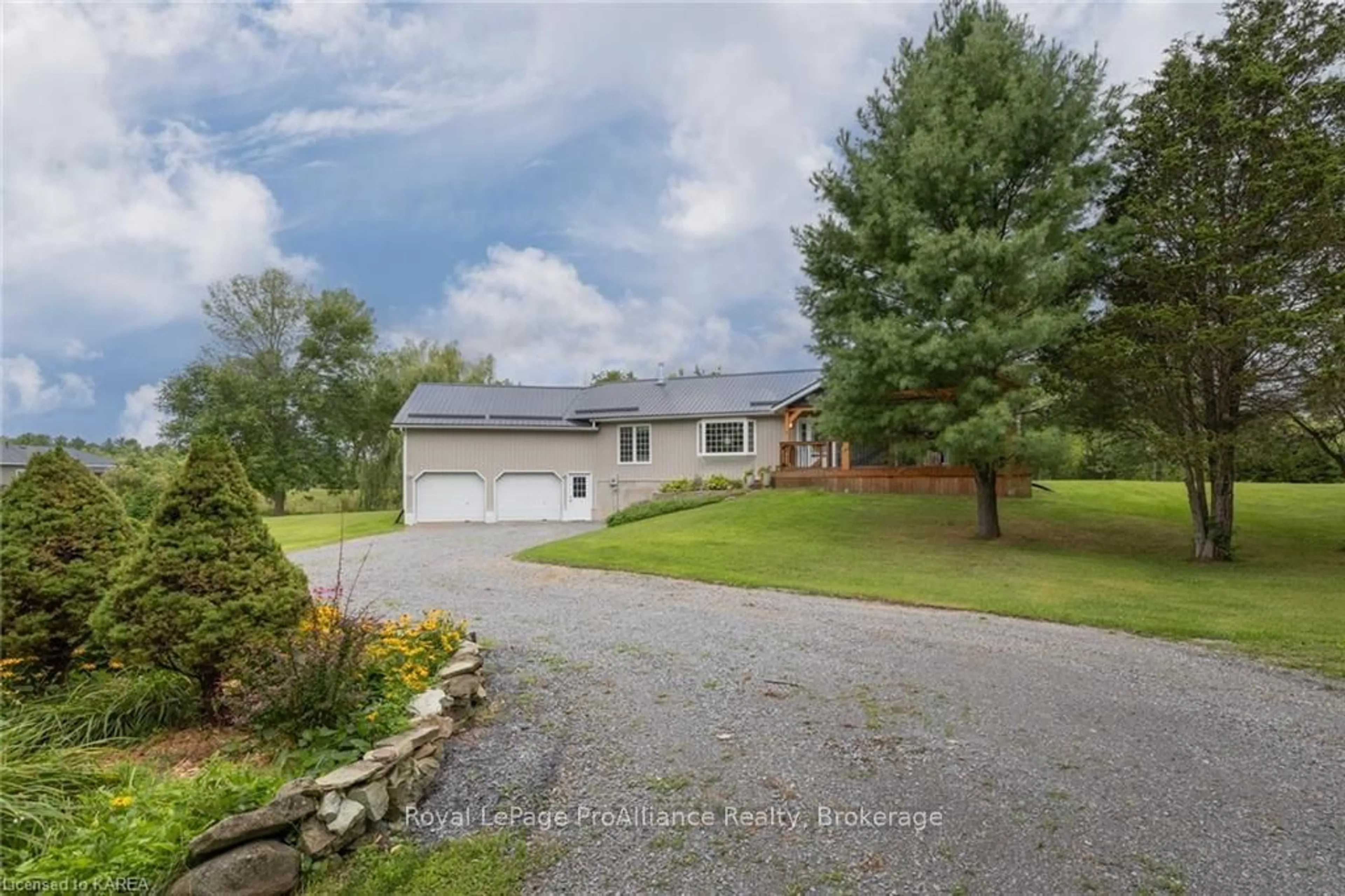 Frontside or backside of a home, cottage for 407 DEAN SMITH Rd, South Frontenac Ontario K0H 2L0