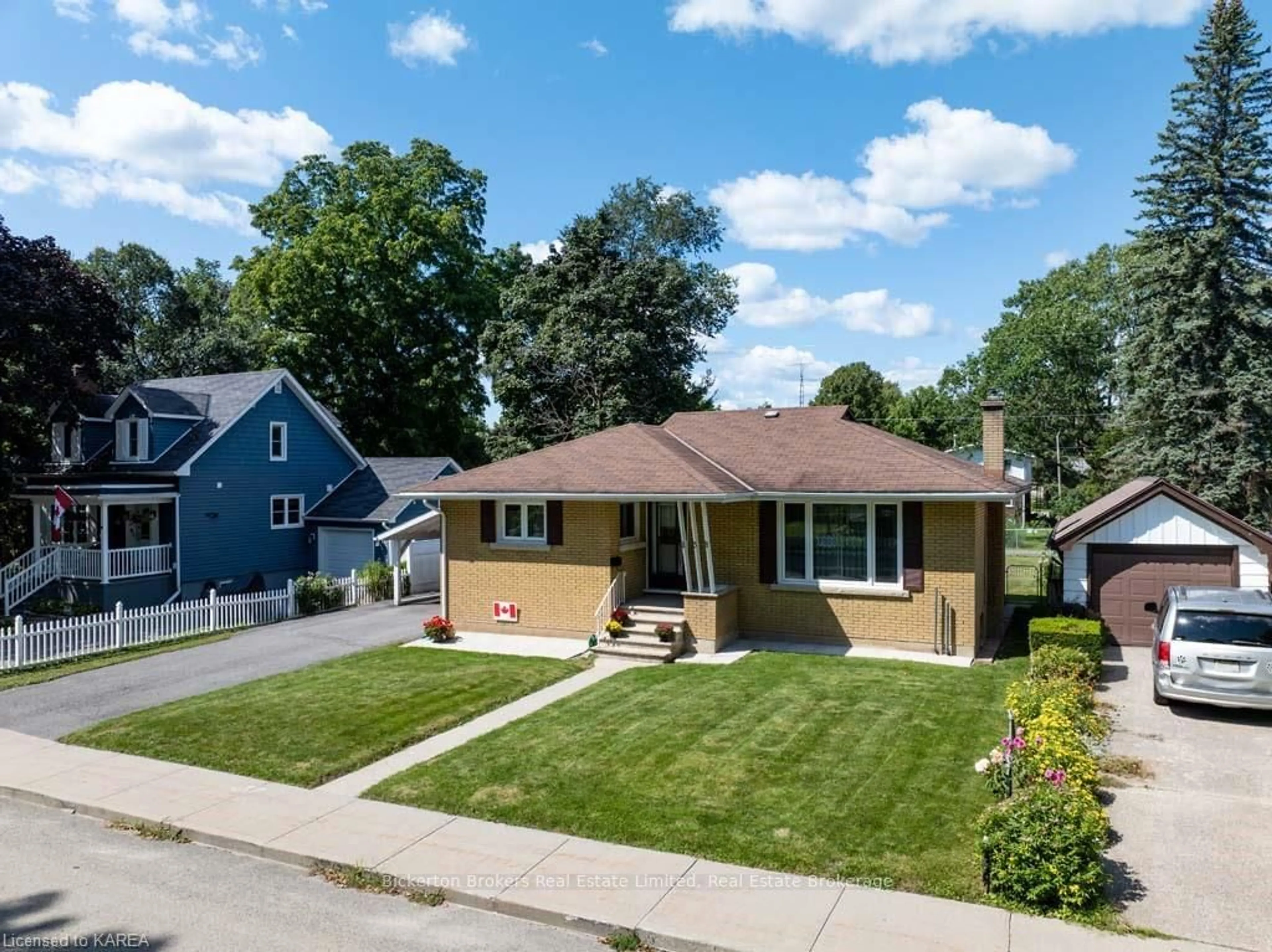 Frontside or backside of a home, the street view for 258 ARTHUR St, Gananoque Ontario K7G 1B2