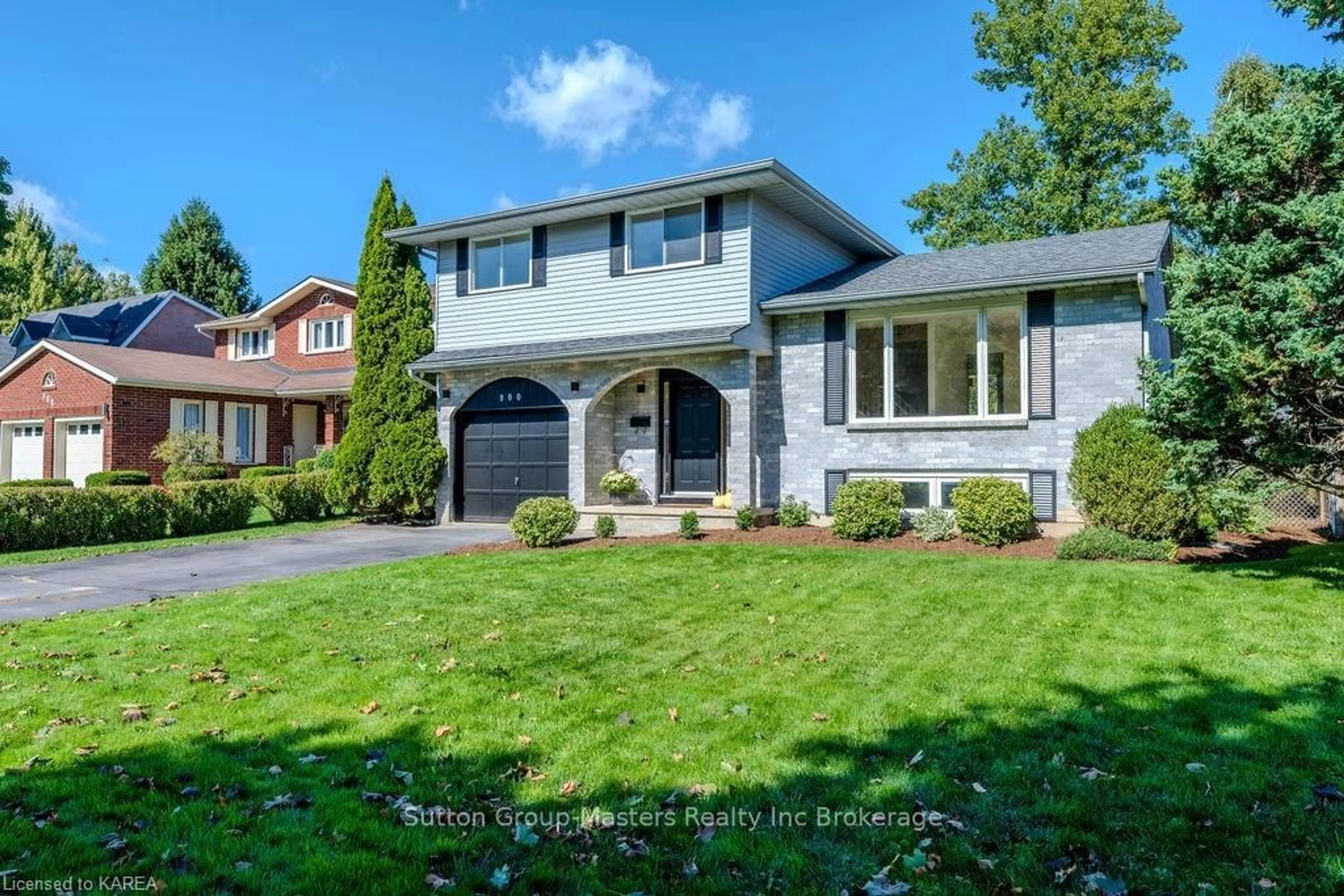 Frontside or backside of a home, the street view for 900 AMBLESIDE Cres, Kingston Ontario K7P 2B3