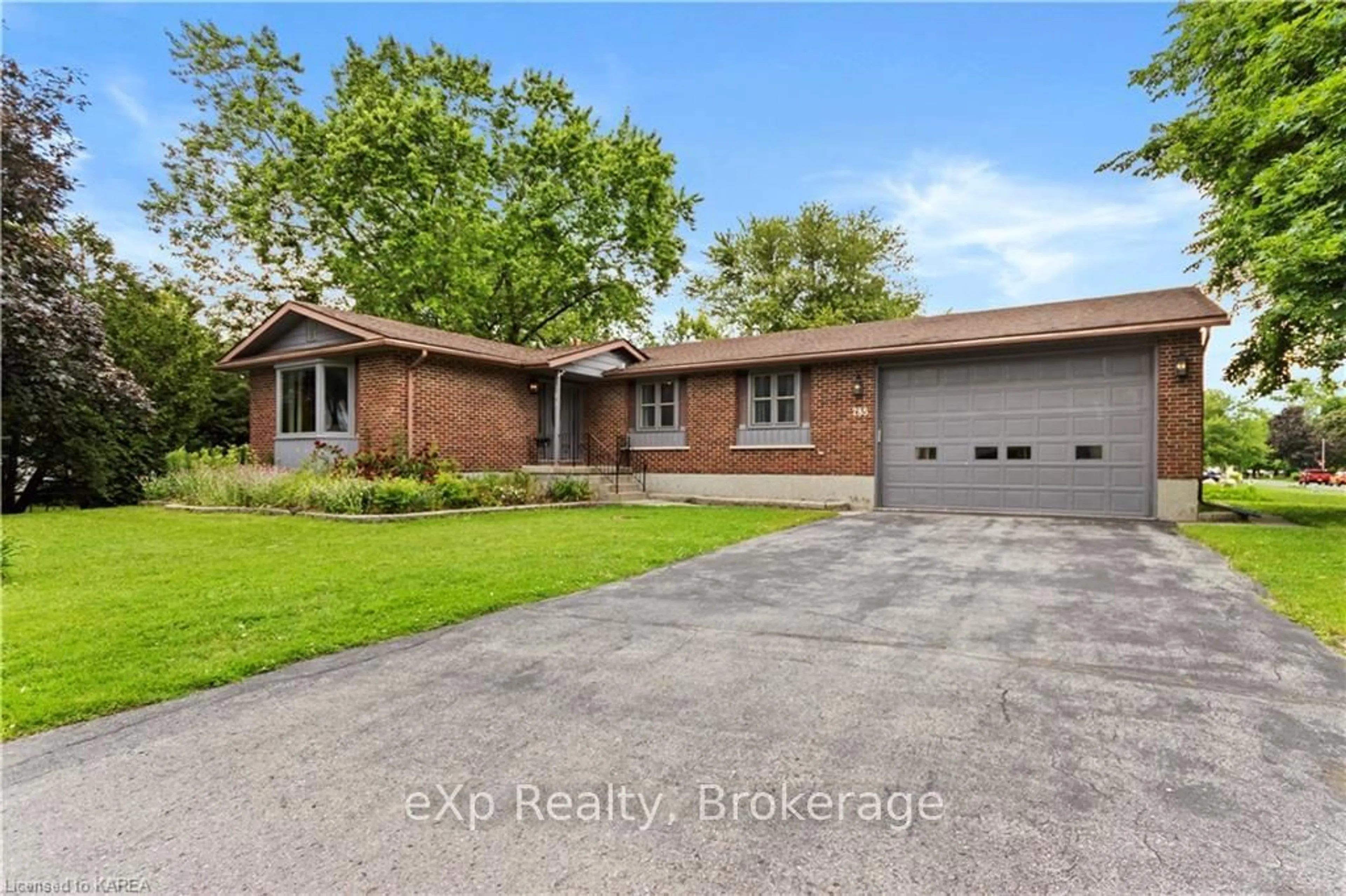 Frontside or backside of a home, cottage for 785 ALLUM Ave, Kingston Ontario K7M 7A3