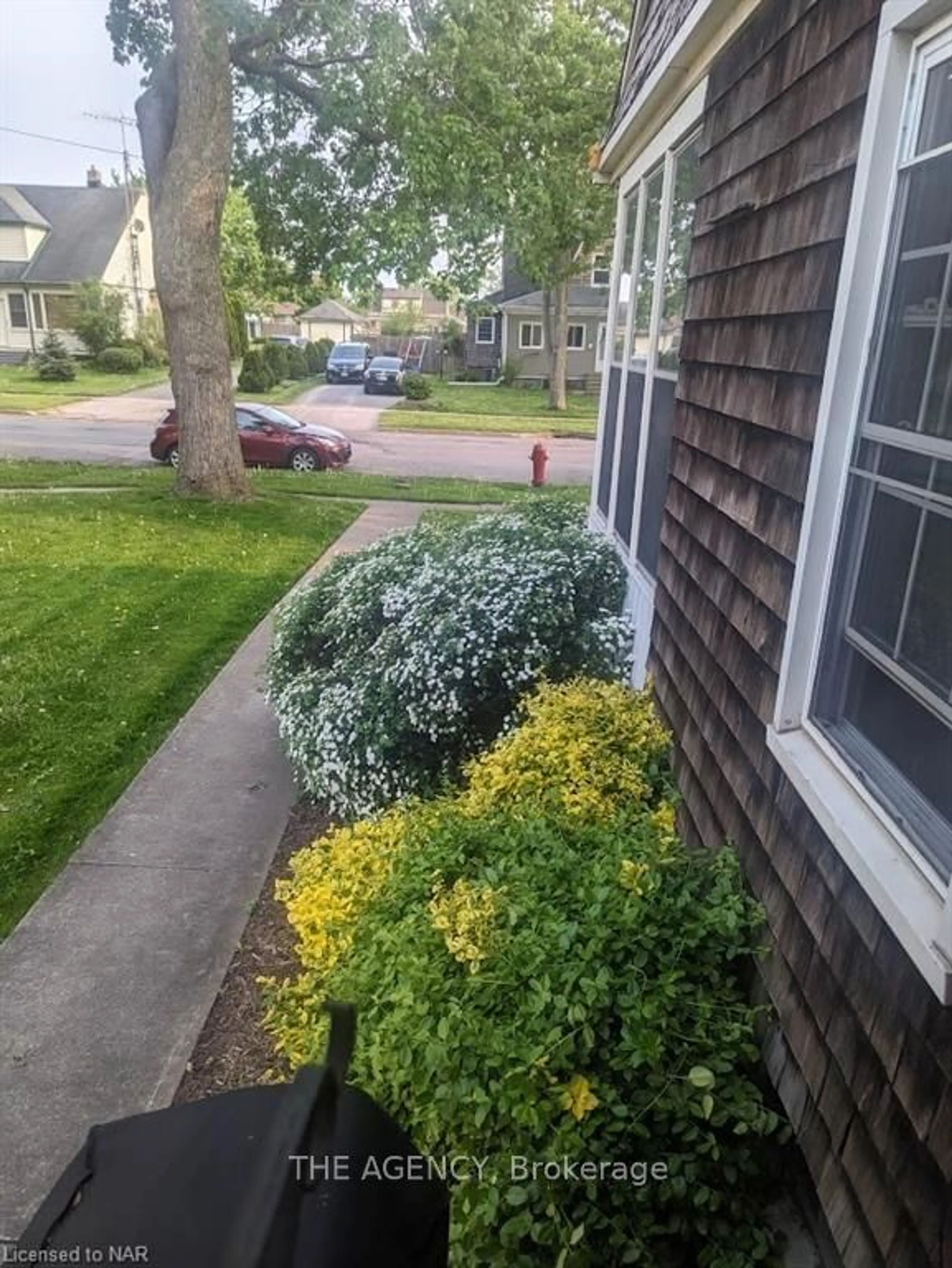 Frontside or backside of a home, the street view for 30 FIRST St, Welland Ontario L3B 4R9