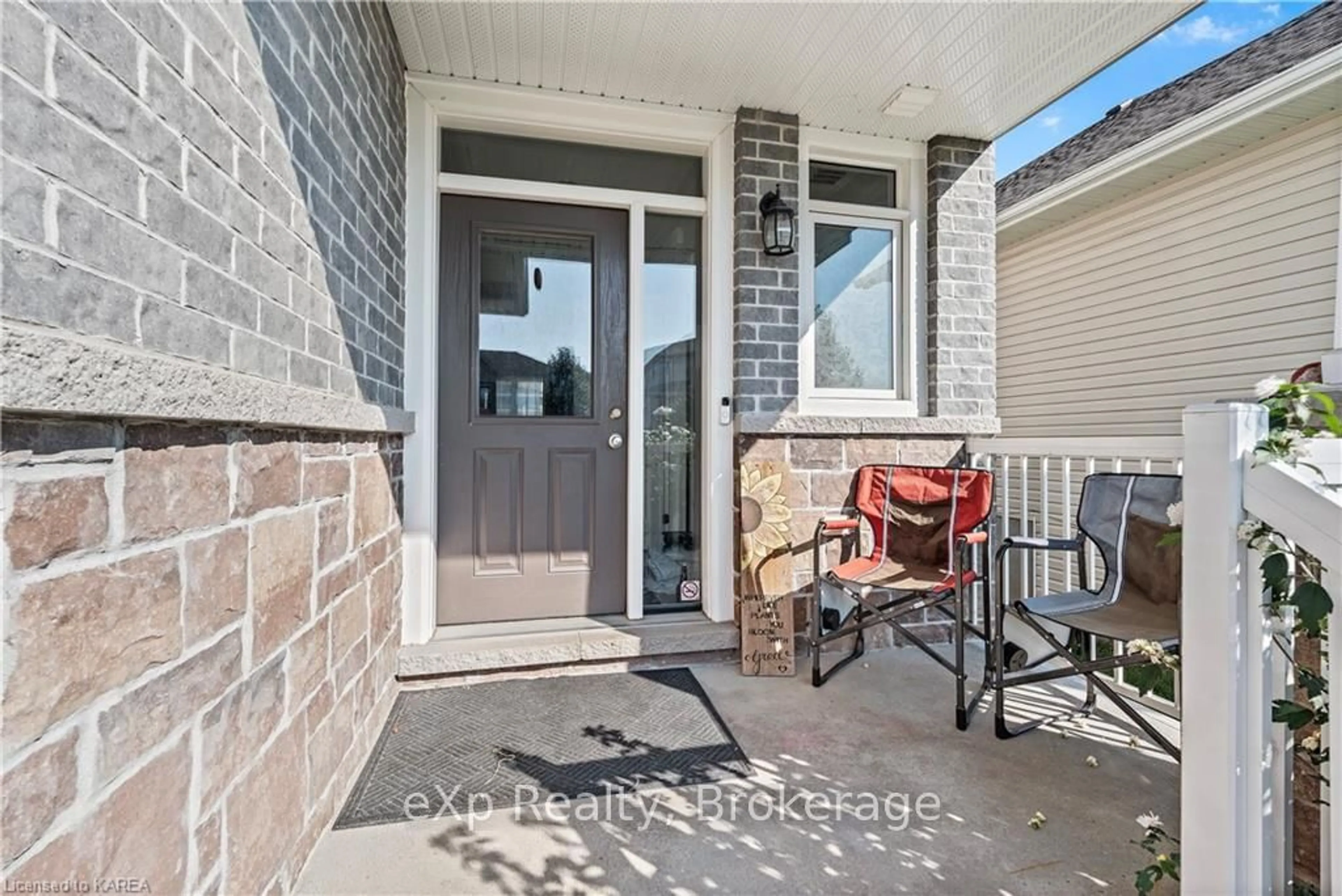 Indoor entryway, wood floors for 107 DR RICHARD JAMES CRESCENT, Loyalist Ontario K7N 1C0