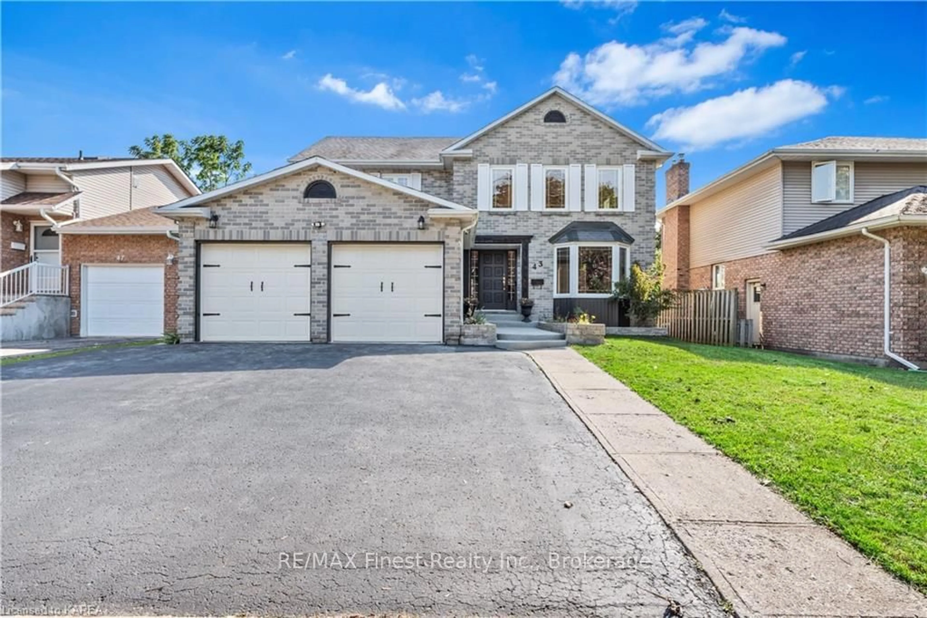 Frontside or backside of a home, the street view for 43 COLLEGEVIEW Cres, Kingston Ontario K7M 7J8