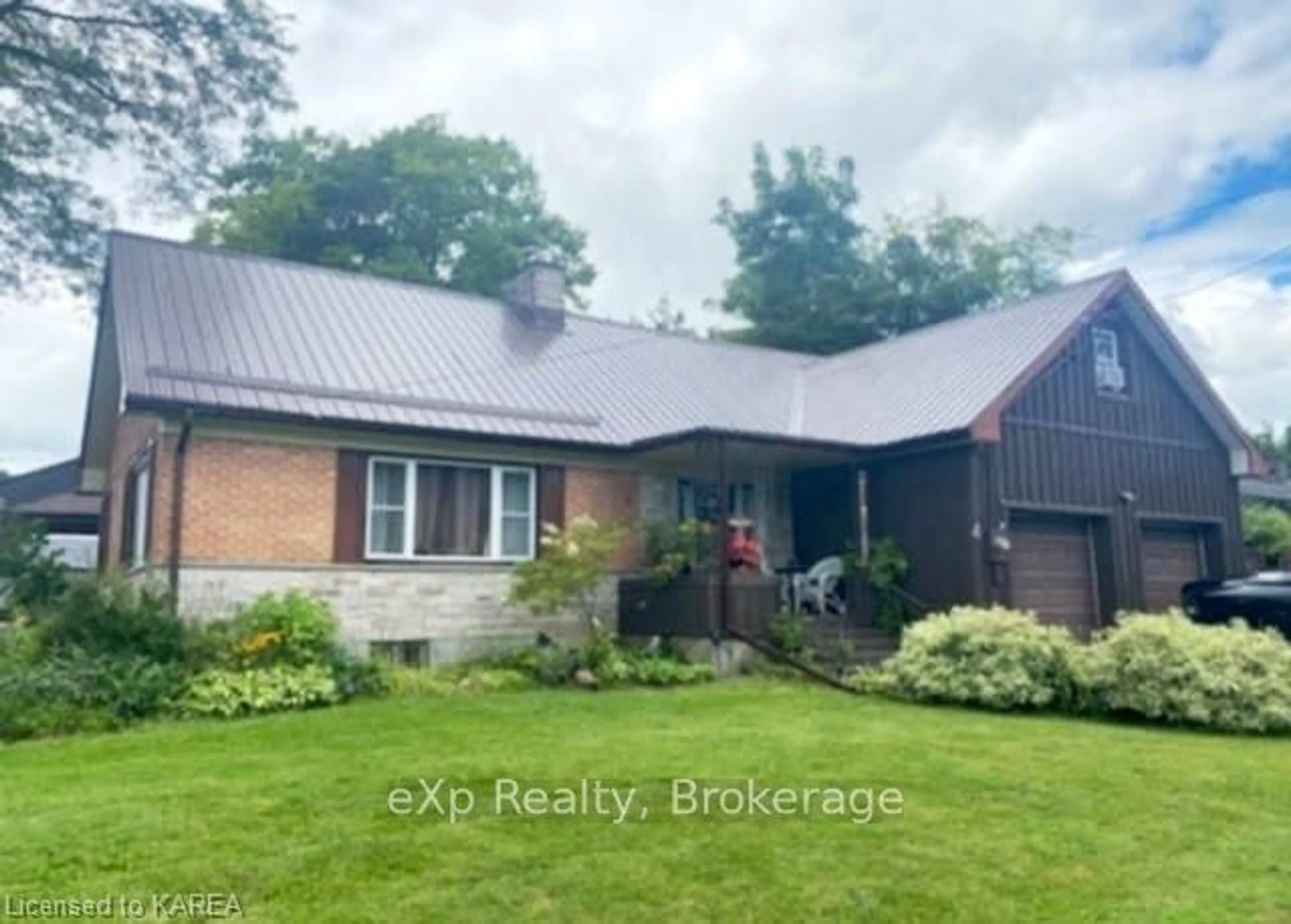 Frontside or backside of a home, cottage for 4 ROSEWOOD Ave, Belleville Ontario K8N 4E9